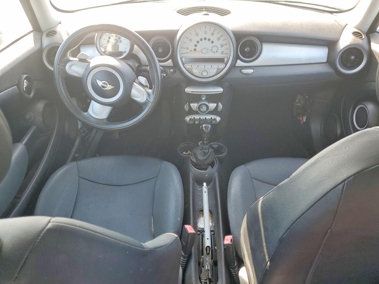 2008 Mini Cooper Clubman Cream vin: WMWML33588TN66271