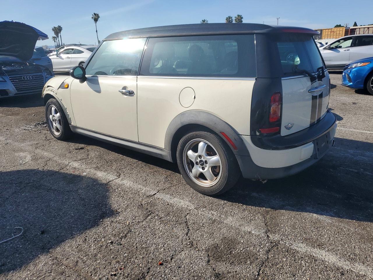 2008 Mini Cooper Clubman Cream vin: WMWML33588TN66271