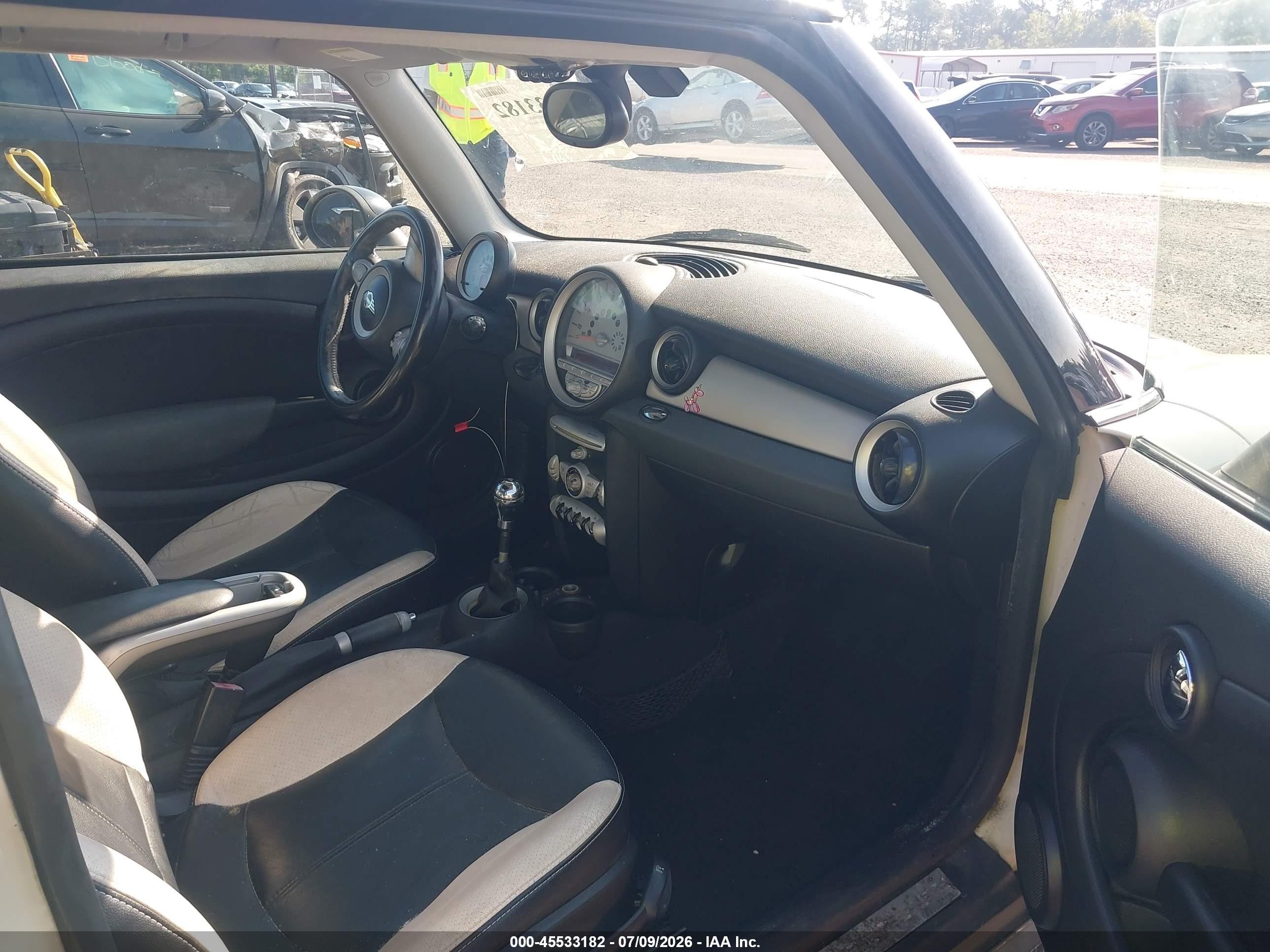 2008 Mini Cooper Clubman   White vin: WMWML335X8TJ47239