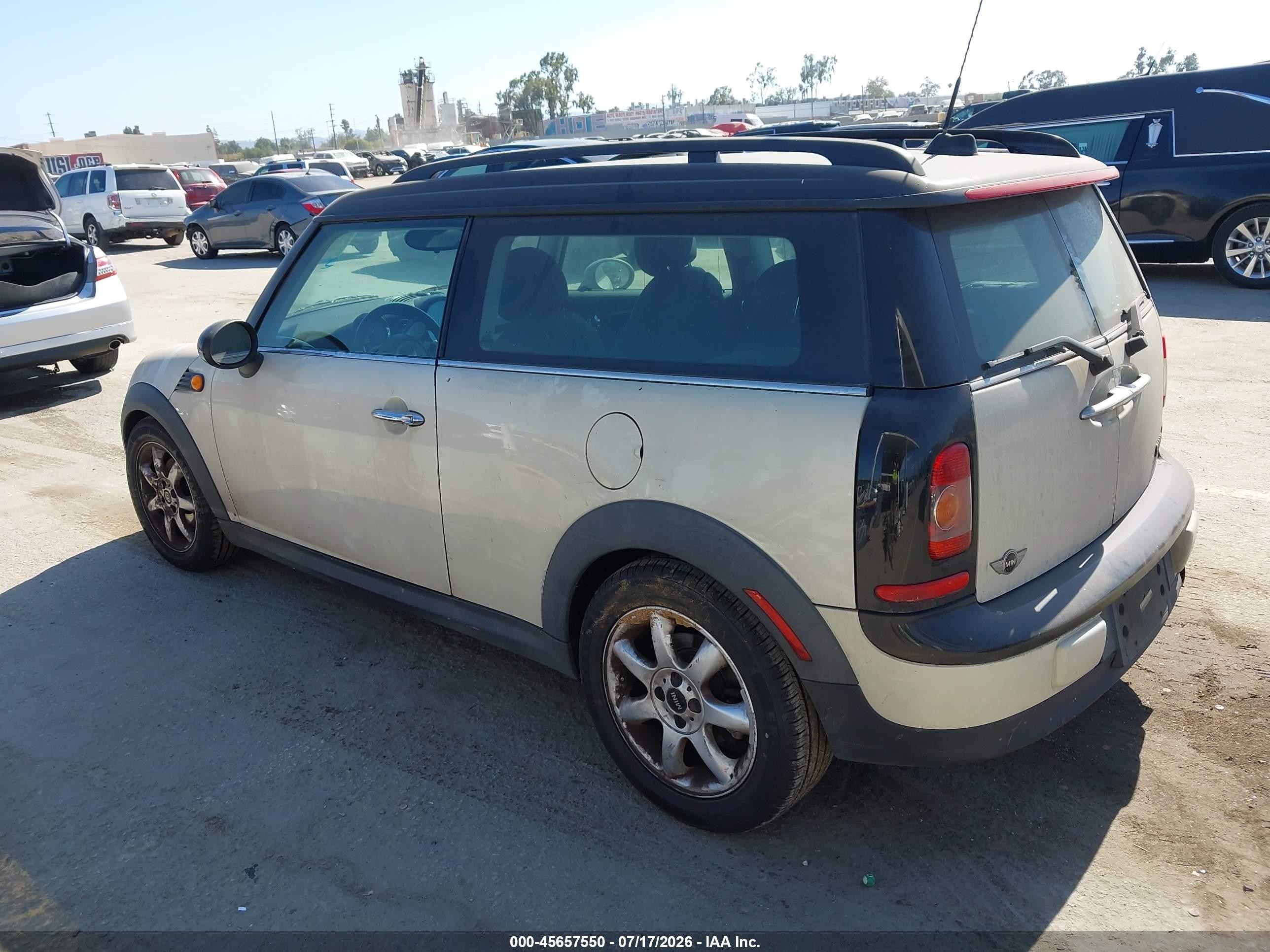 2010 Mini Cooper Clubman   White vin: WMWML3C50ATX37889