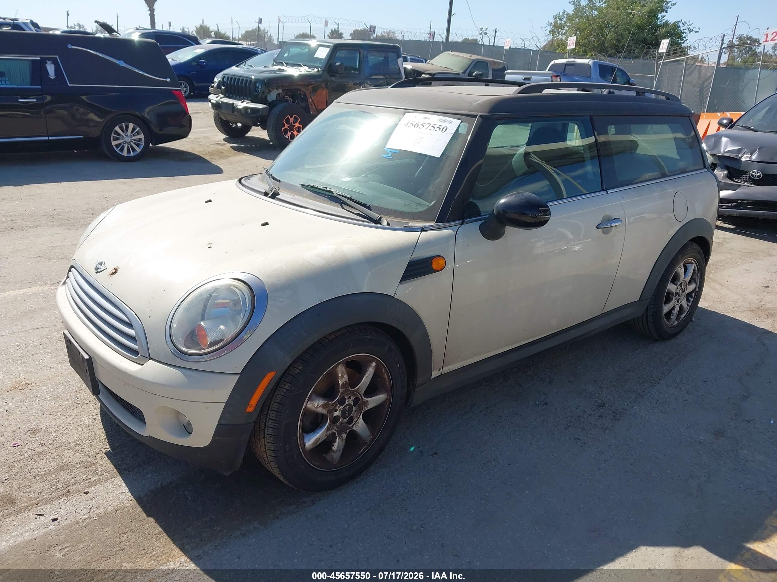 2010 Mini Cooper Clubman   White vin: WMWML3C50ATX37889