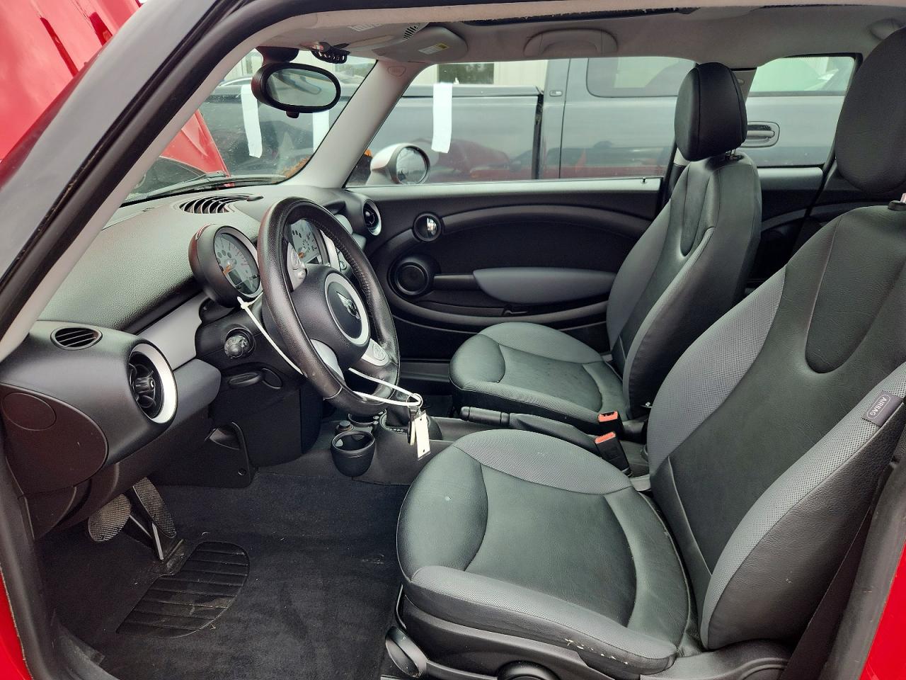 2010 Mini Cooper Clubman Red vin: WMWML3C51ATX37058