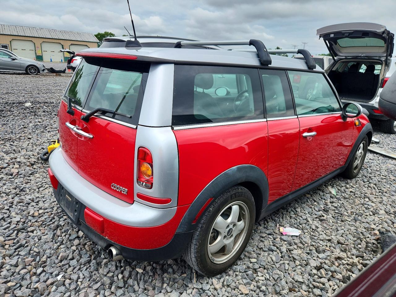 2010 Mini Cooper Clubman Red vin: WMWML3C51ATX37058