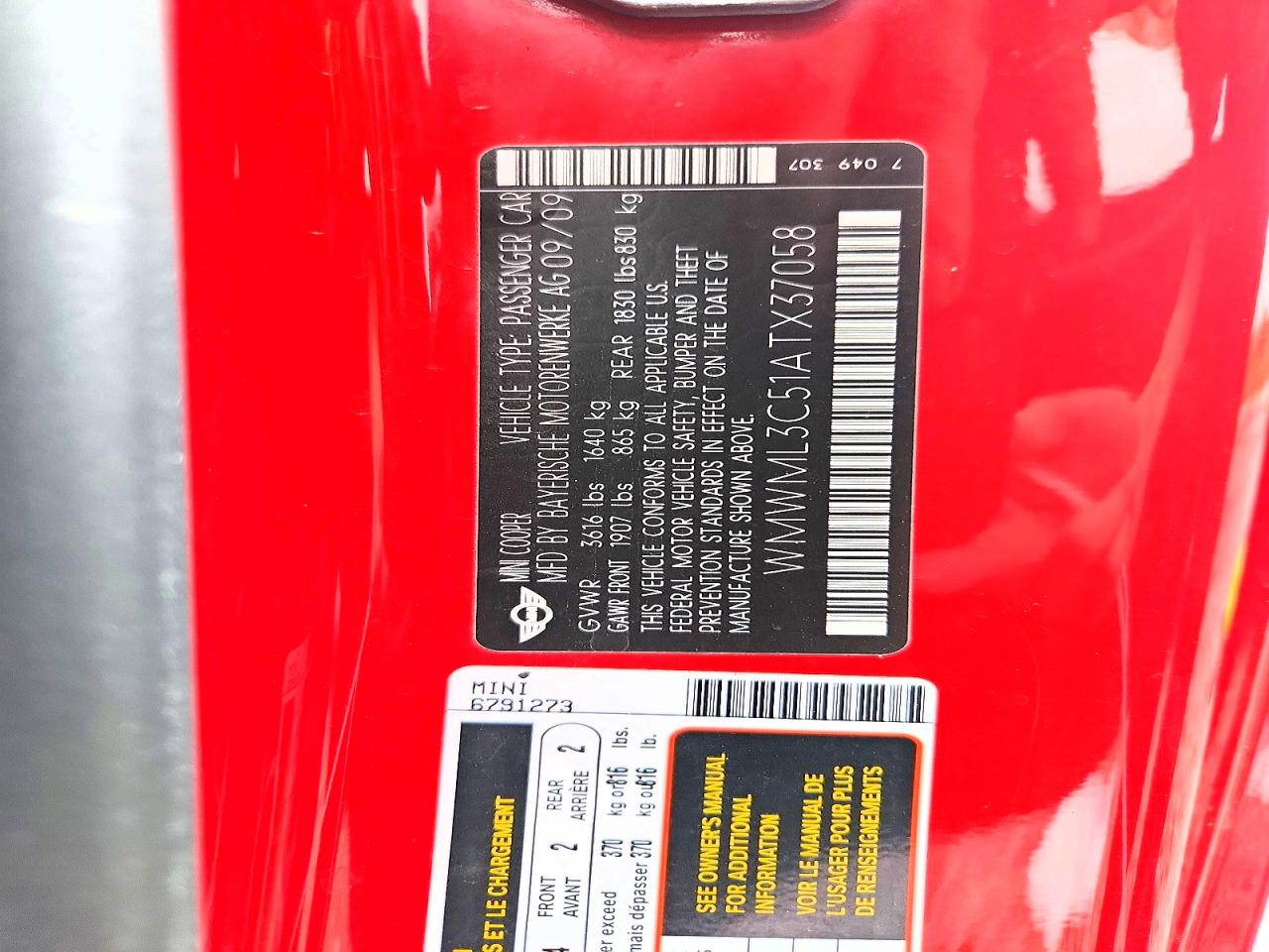2010 Mini Cooper Clubman Red vin: WMWML3C51ATX37058