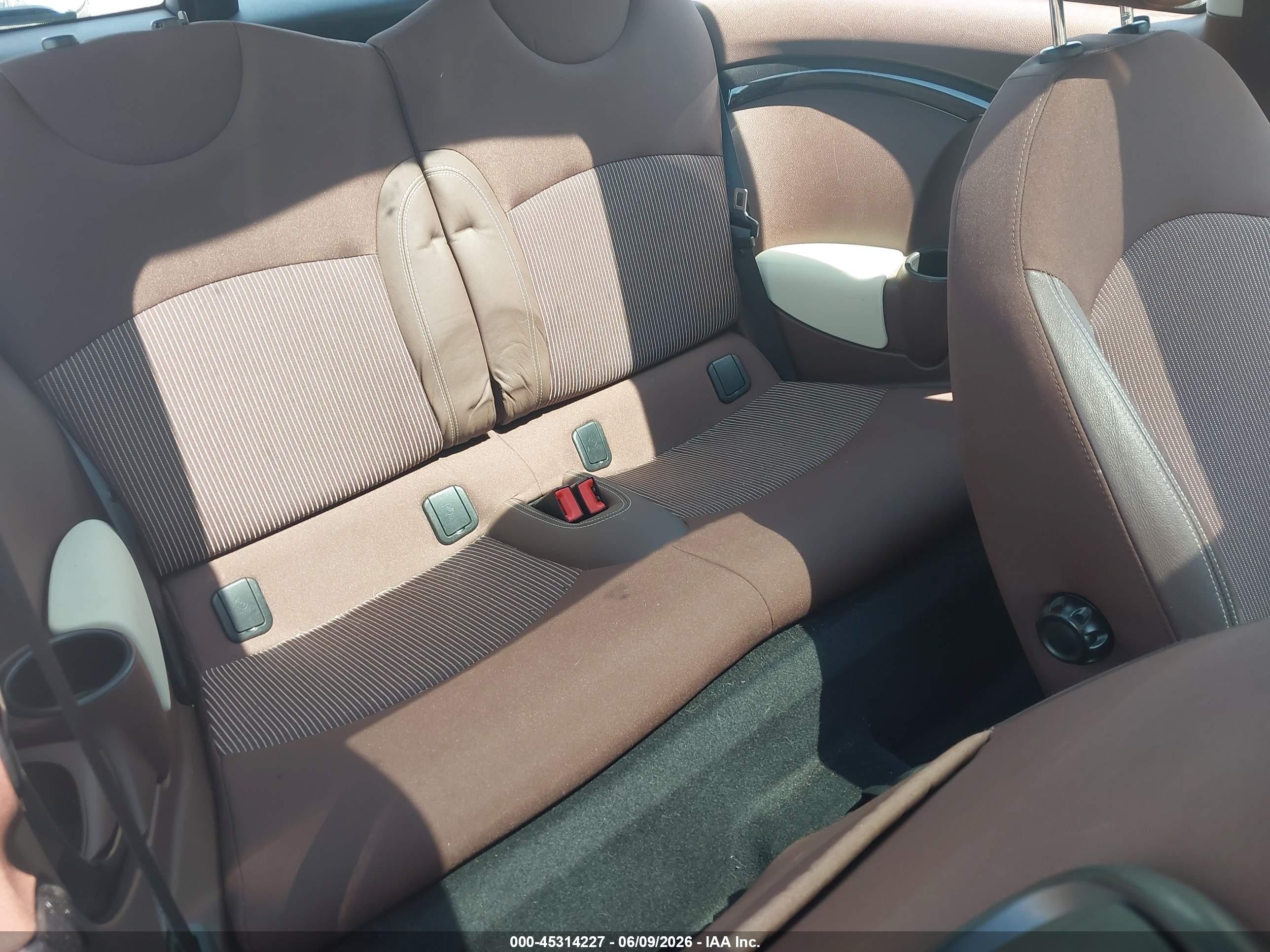 2010 Mini Cooper Clubman Brown vin: WMWML3C51ATX38128