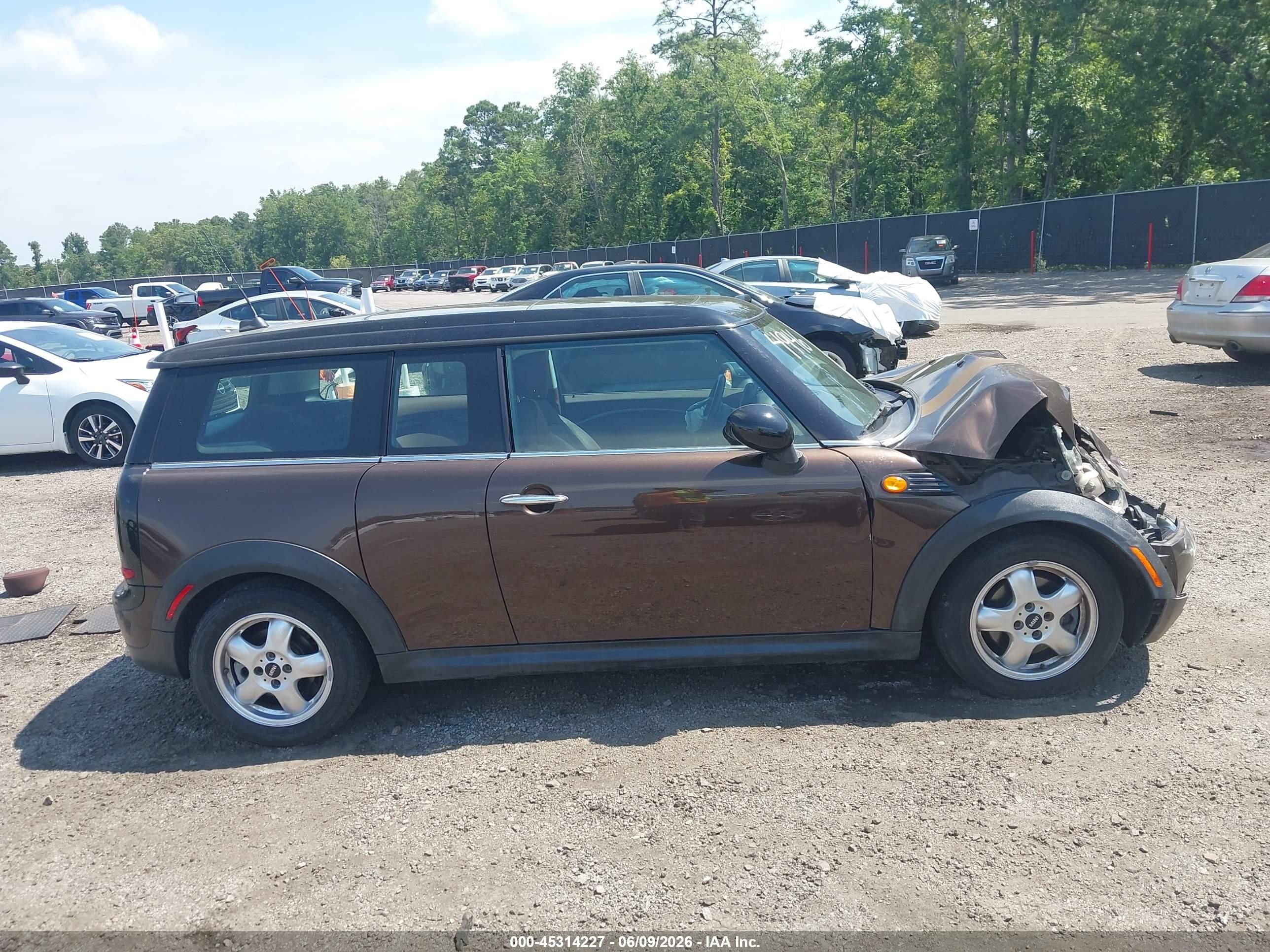 2010 Mini Cooper Clubman Brown vin: WMWML3C51ATX38128
