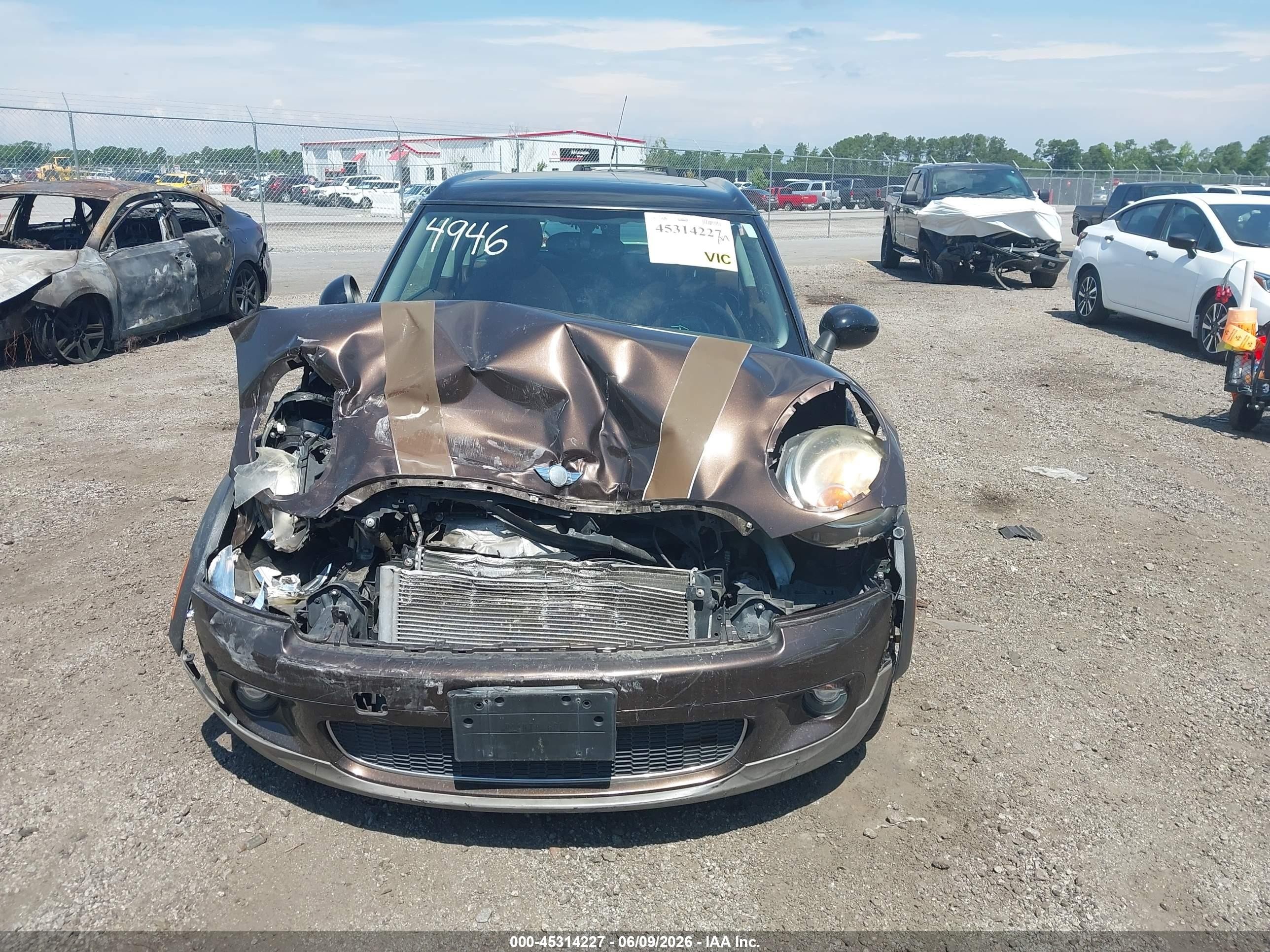 2010 Mini Cooper Clubman Brown vin: WMWML3C51ATX38128