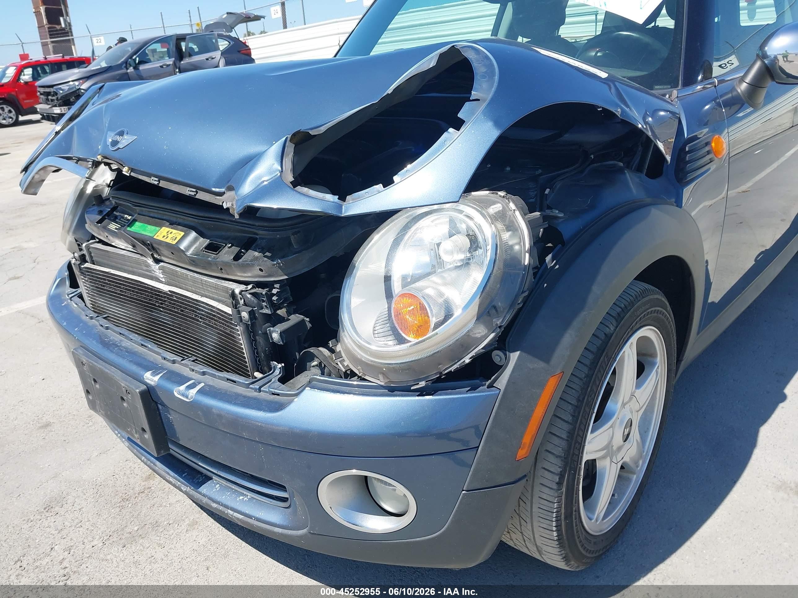 2010 Mini Cooper Clubman   Blue vin: WMWML3C52ATX51535