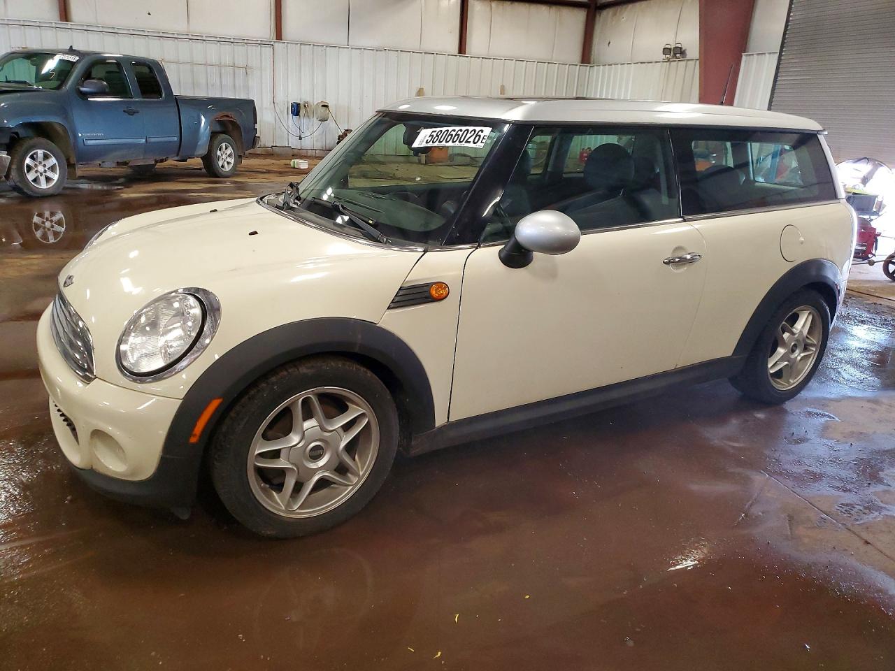 2010 Mini Cooper Clubman Cream vin: WMWML3C53ATX36798