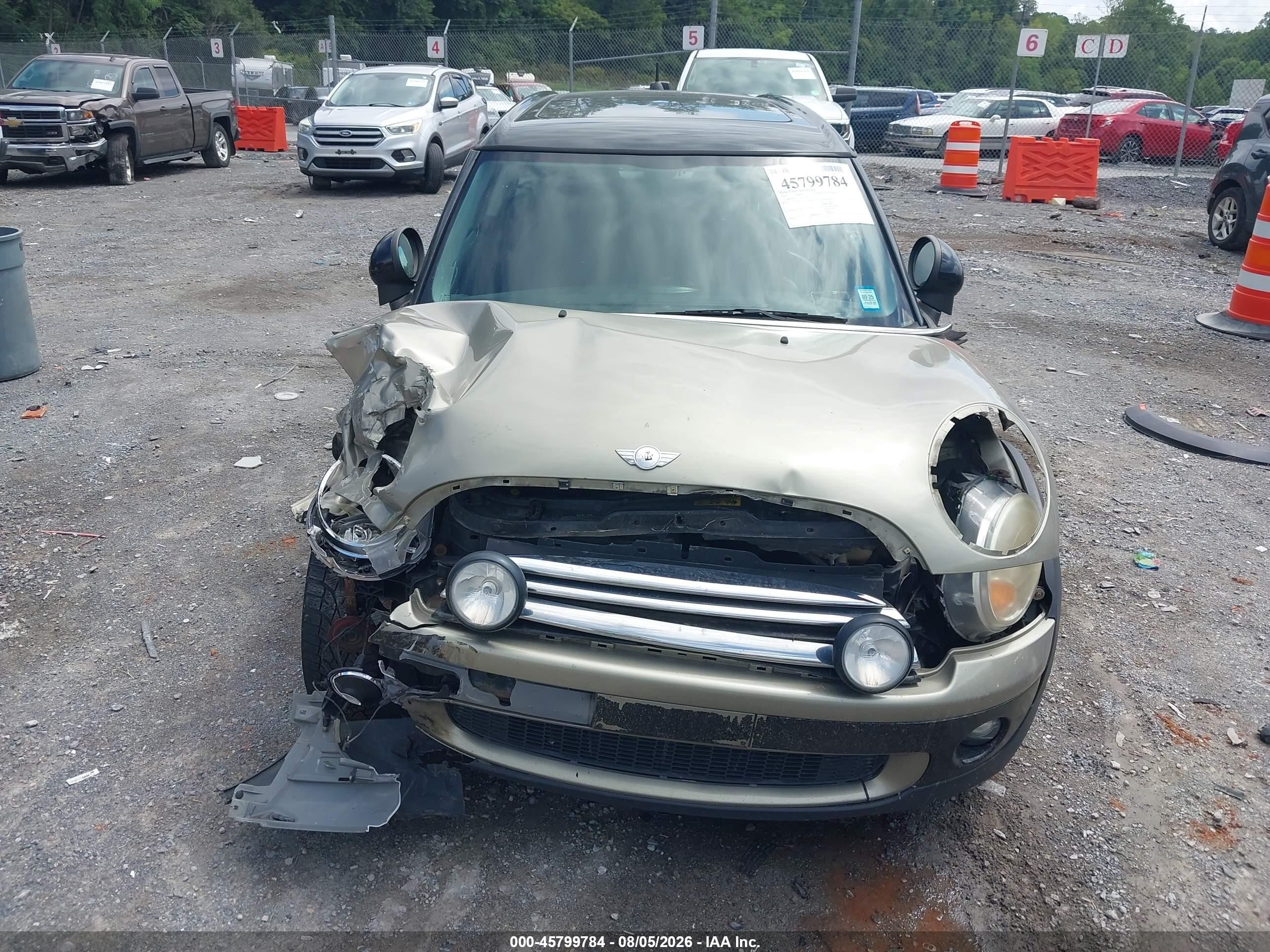 2010 Mini Cooper Clubman   Желто-коричневый vin: WMWML3C53ATX38101