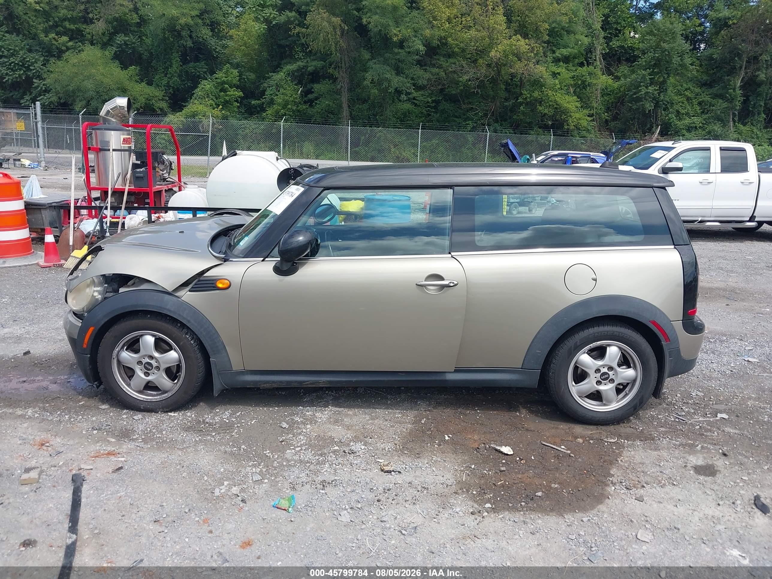 2010 Mini Cooper Clubman   Желто-коричневый vin: WMWML3C53ATX38101