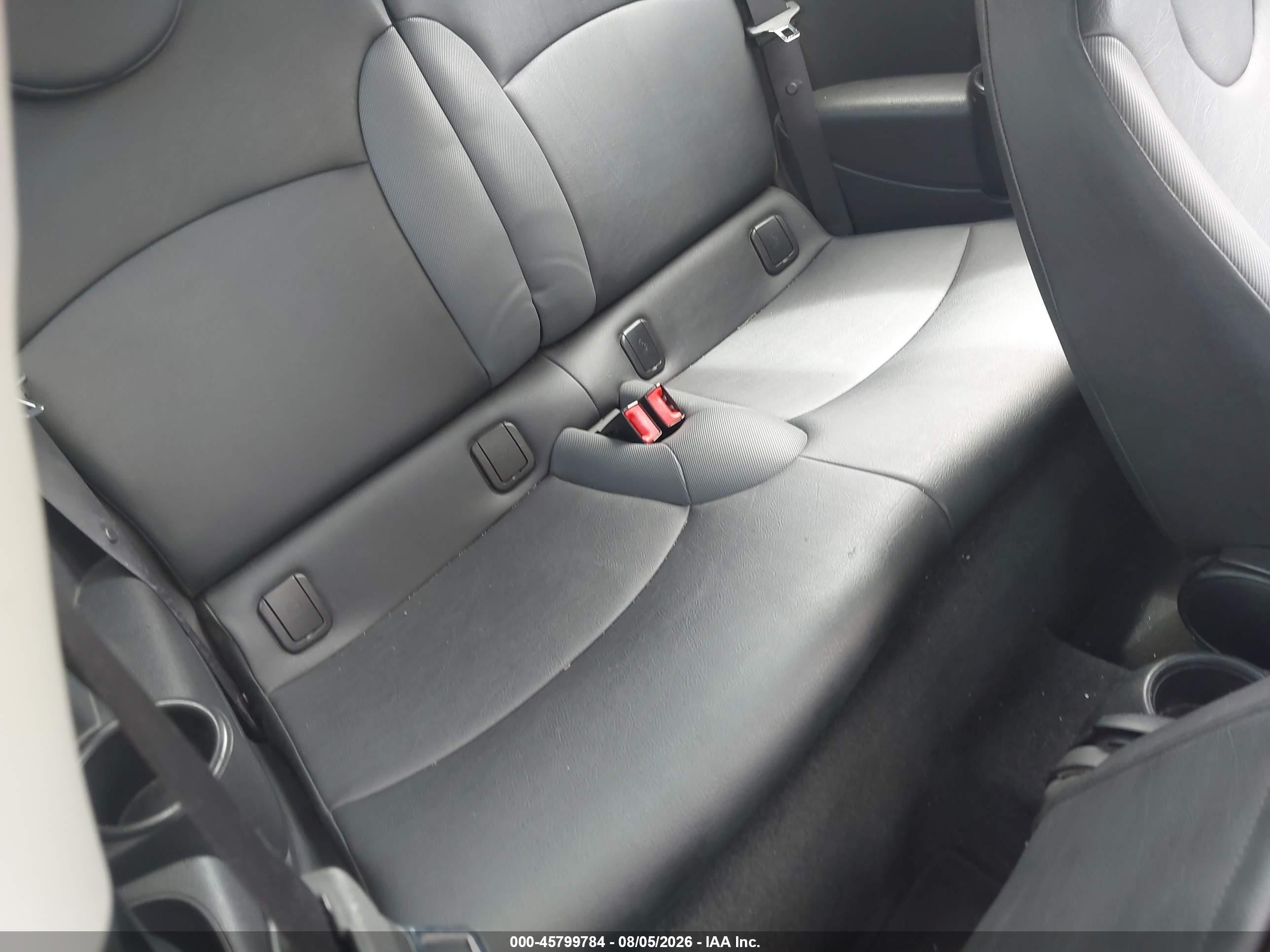 2010 Mini Cooper Clubman   Желто-коричневый vin: WMWML3C53ATX38101