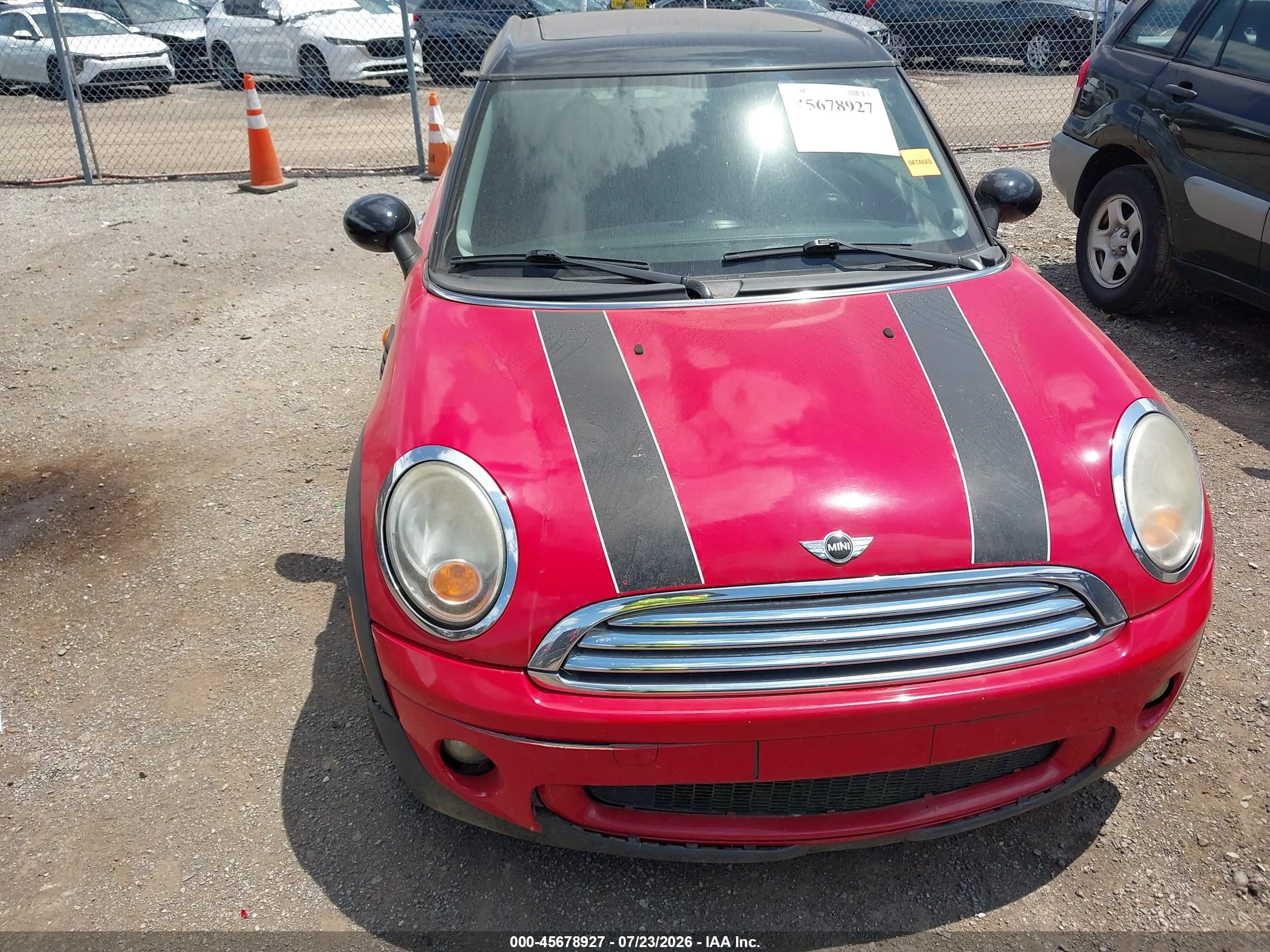 2010 Mini Cooper Clubman   Red vin: WMWML3C56ATX51649