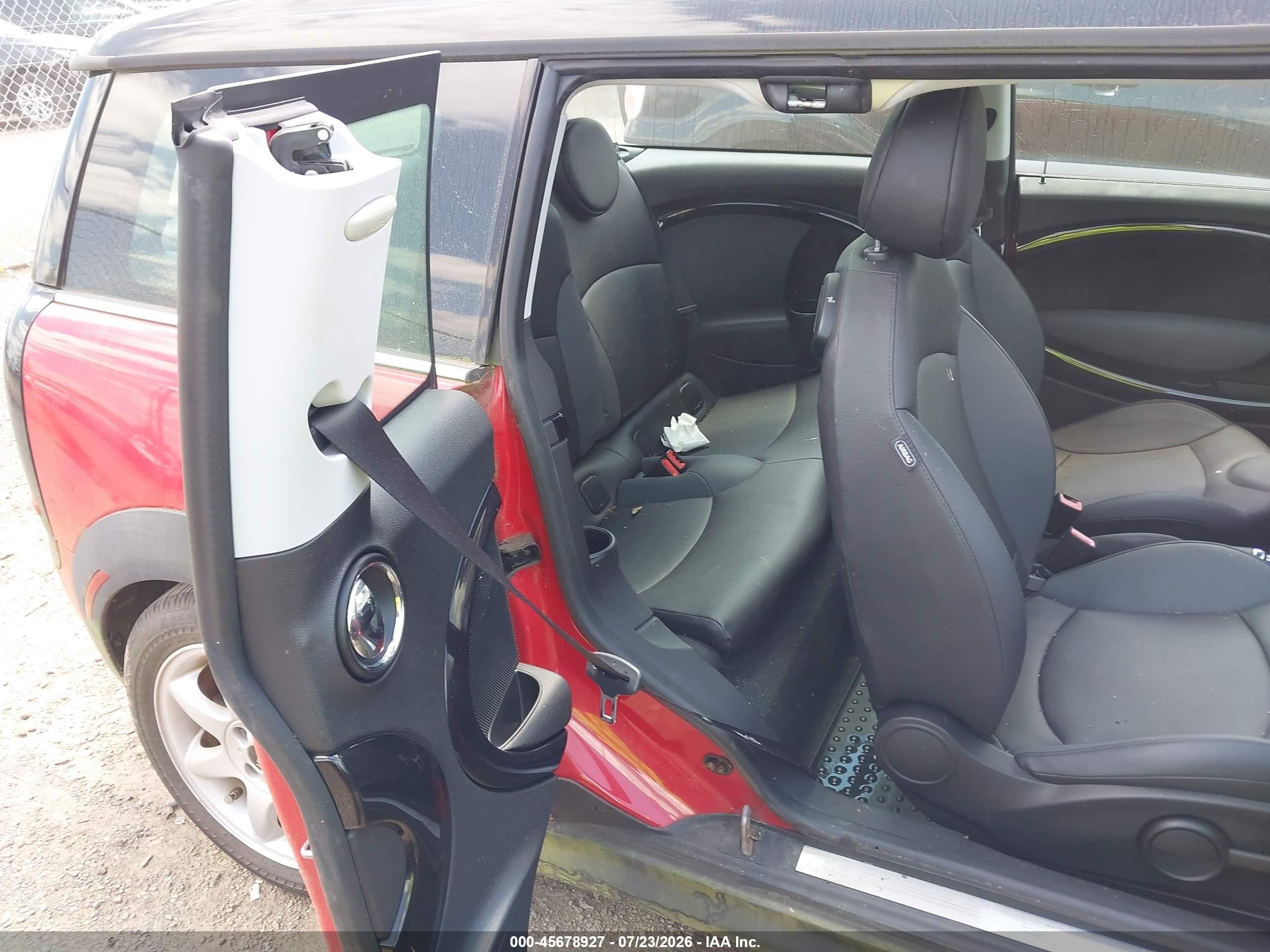2010 Mini Cooper Clubman   Red vin: WMWML3C56ATX51649
