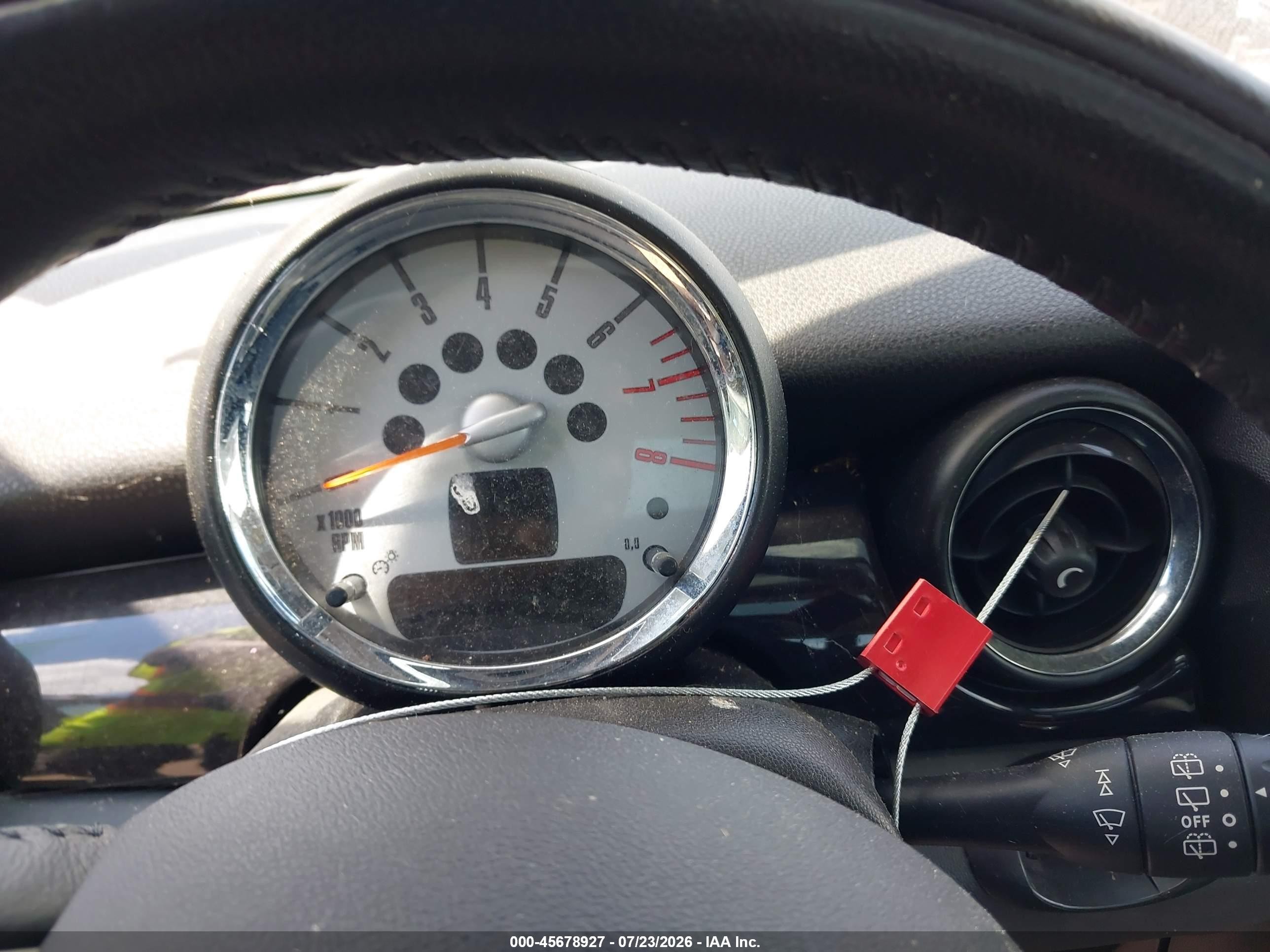 2010 Mini Cooper Clubman   Red vin: WMWML3C56ATX51649
