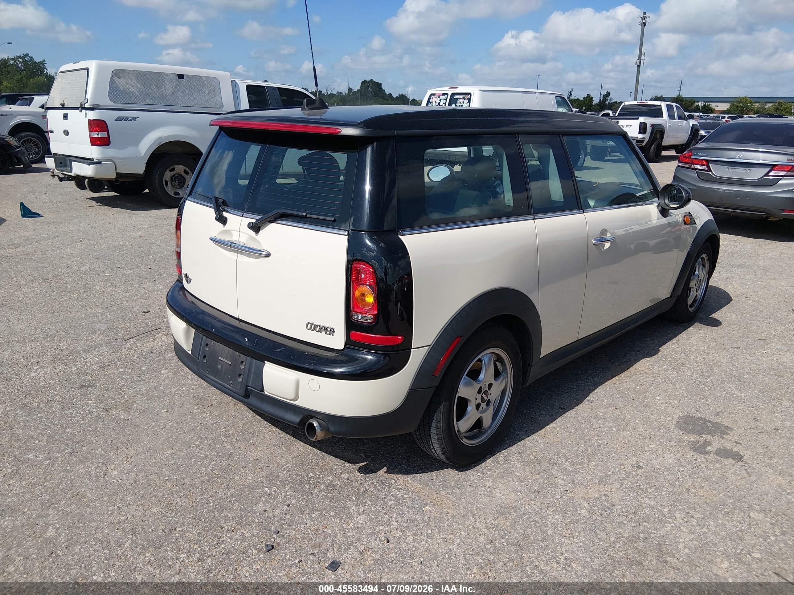 2010 Mini Cooper Clubman   Кремовый vin: WMWML3C5XATX38869