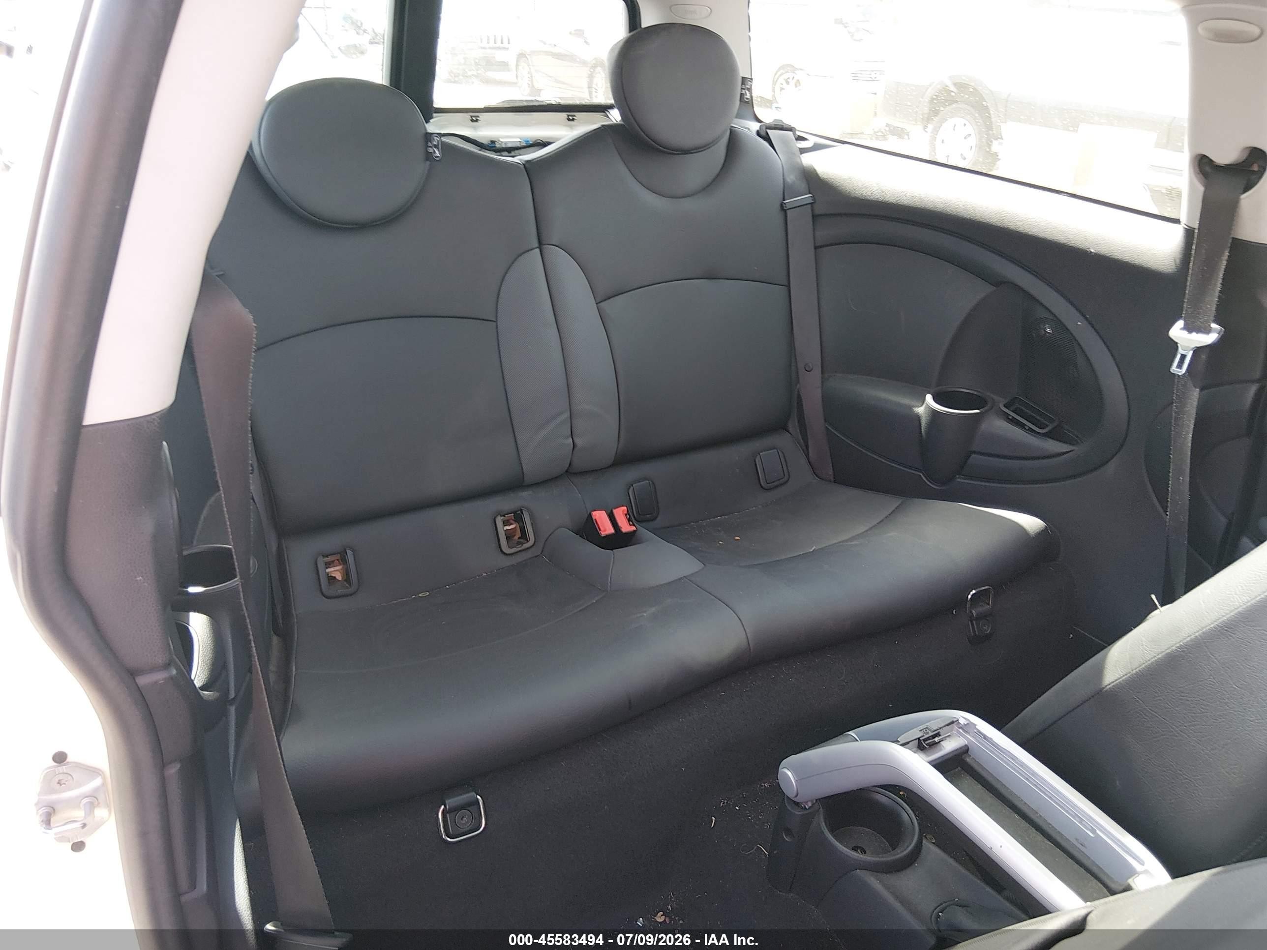 2010 Mini Cooper Clubman   Кремовый vin: WMWML3C5XATX38869