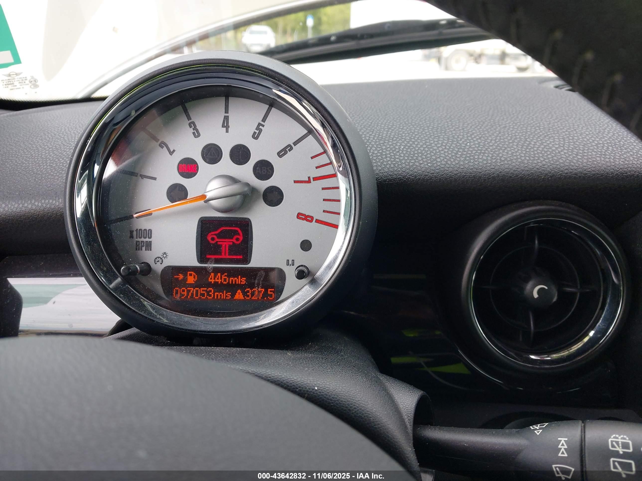 2008 Mini Cooper S Clubman   Cream vin: WMWMM33508TP71371