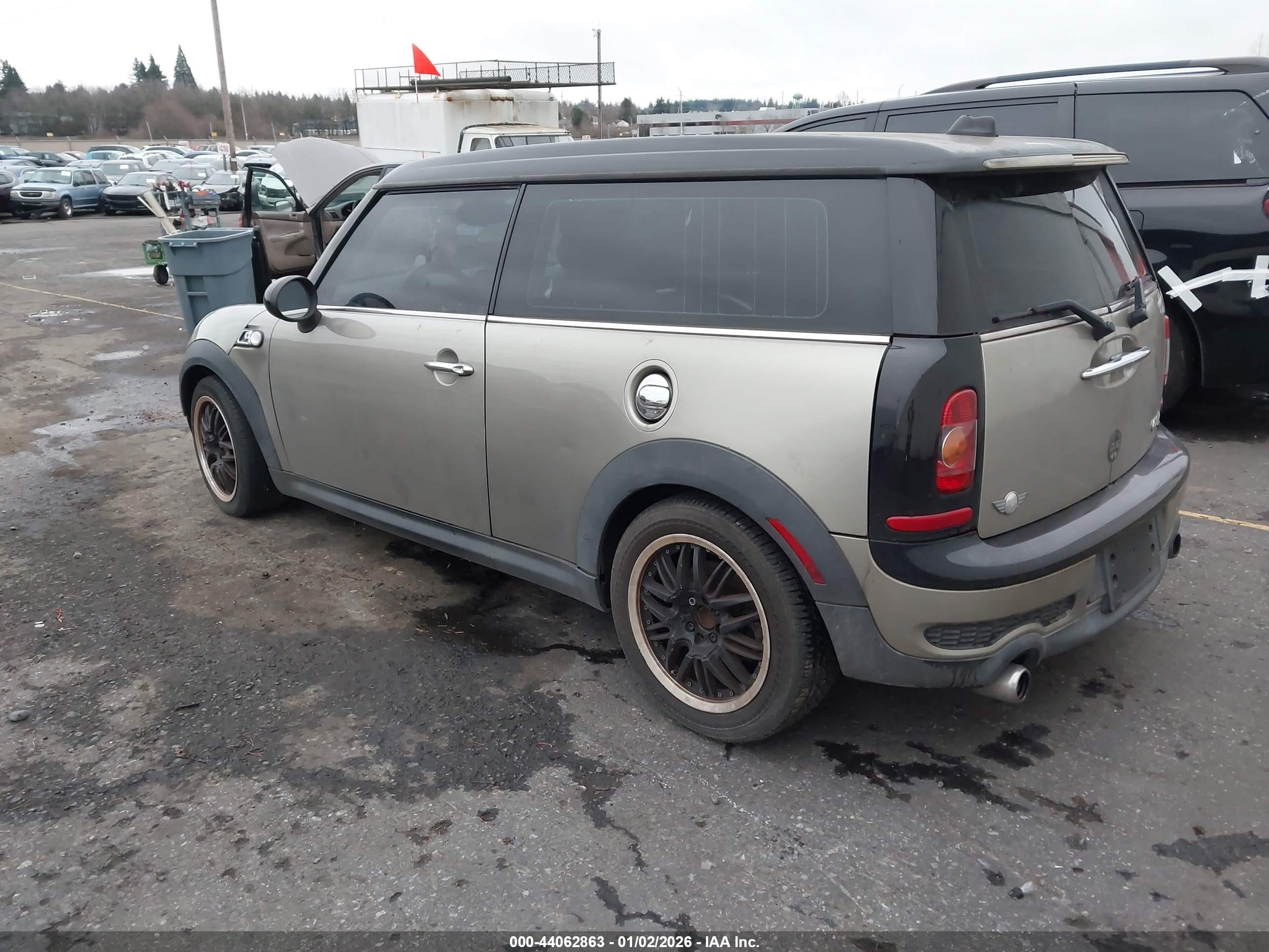2008 Mini Cooper S Clubman   Gold vin: WMWMM33508TP89336