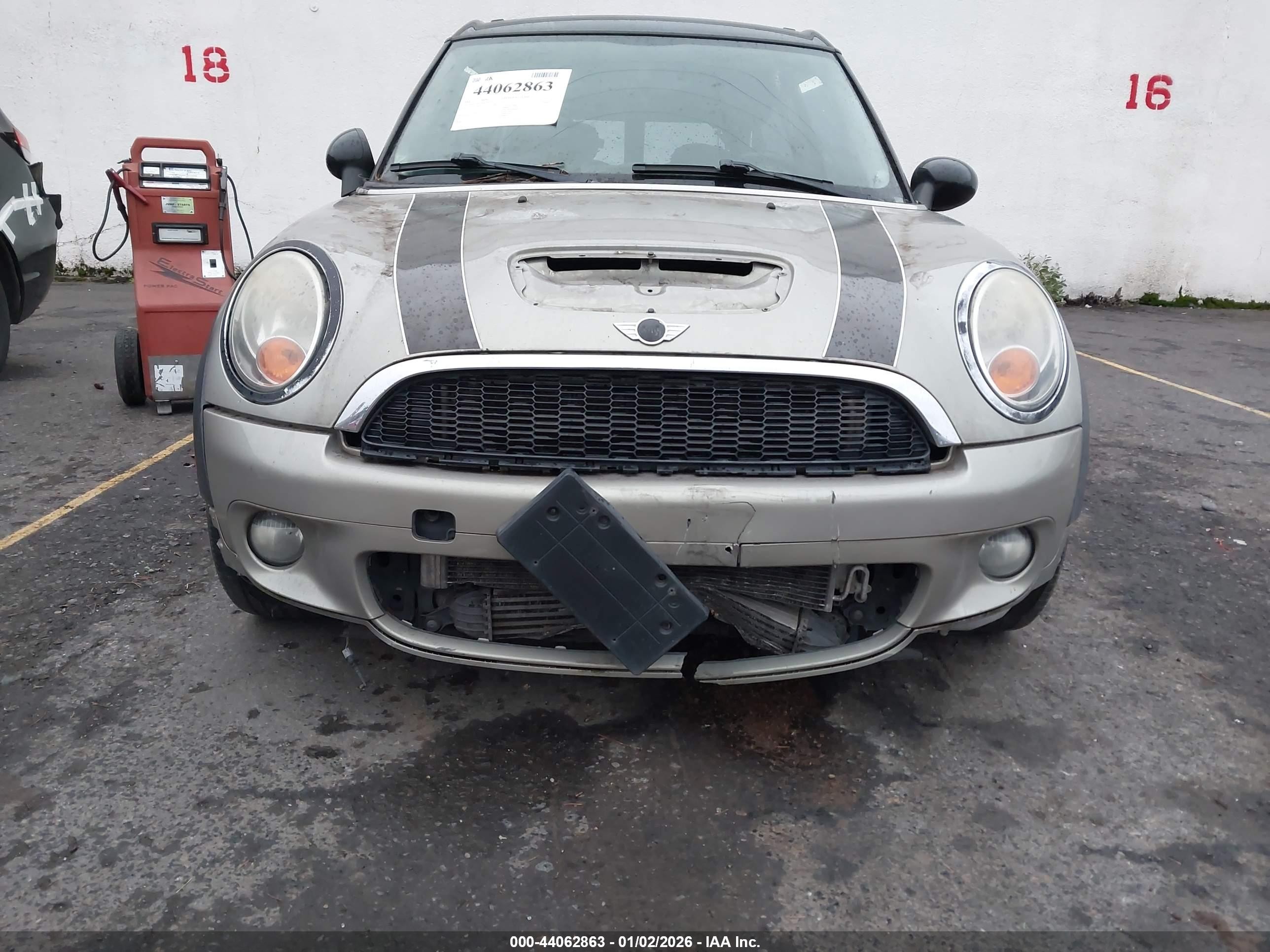 2008 Mini Cooper S Clubman   Gold vin: WMWMM33508TP89336