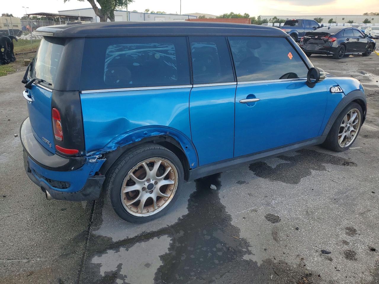 2009 Mini Cooper S Clubman Blue vin: WMWMM33509TP73199