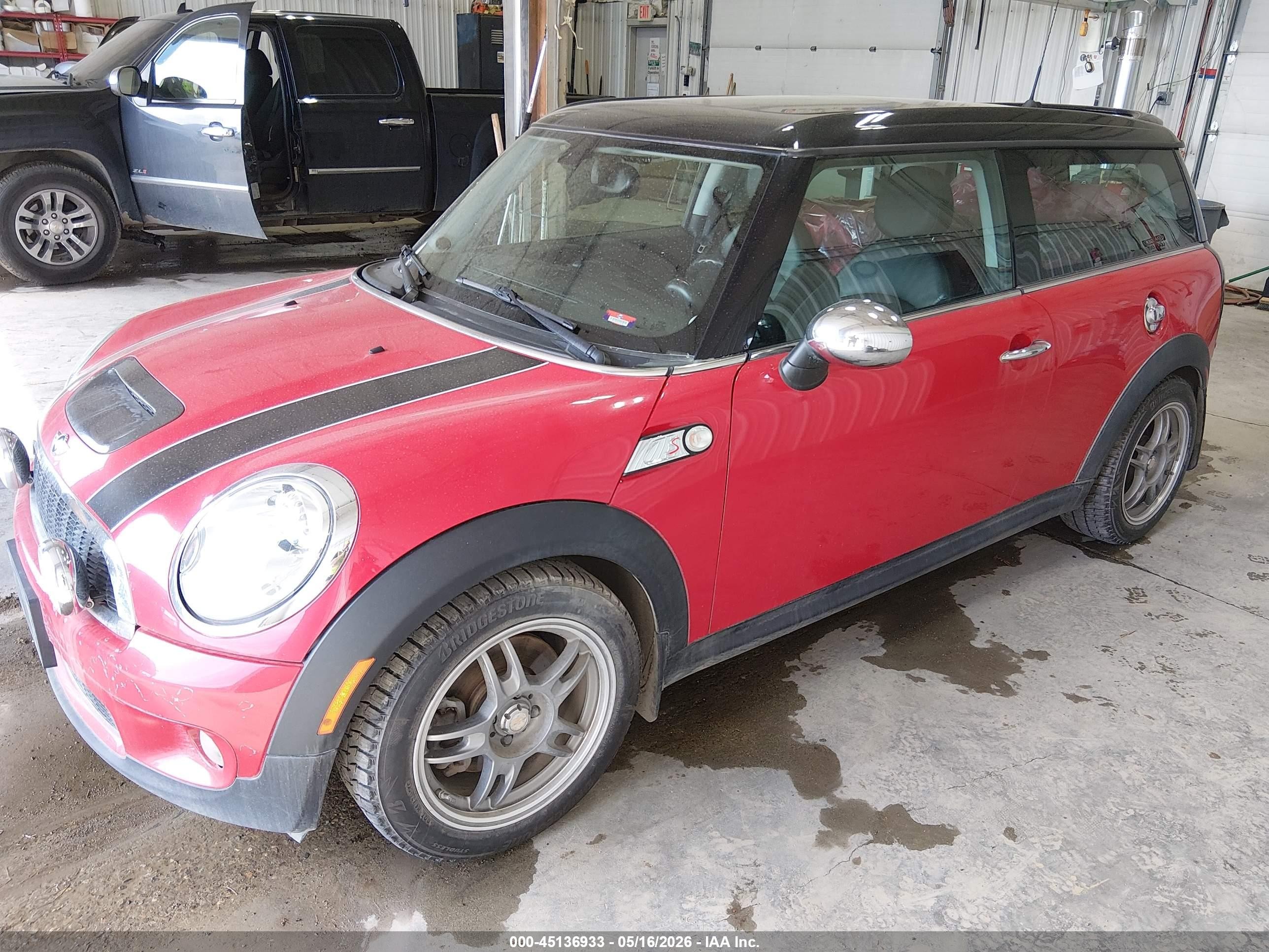 2009 Mini Cooper S Clubman   Red vin: WMWMM33519TP92523