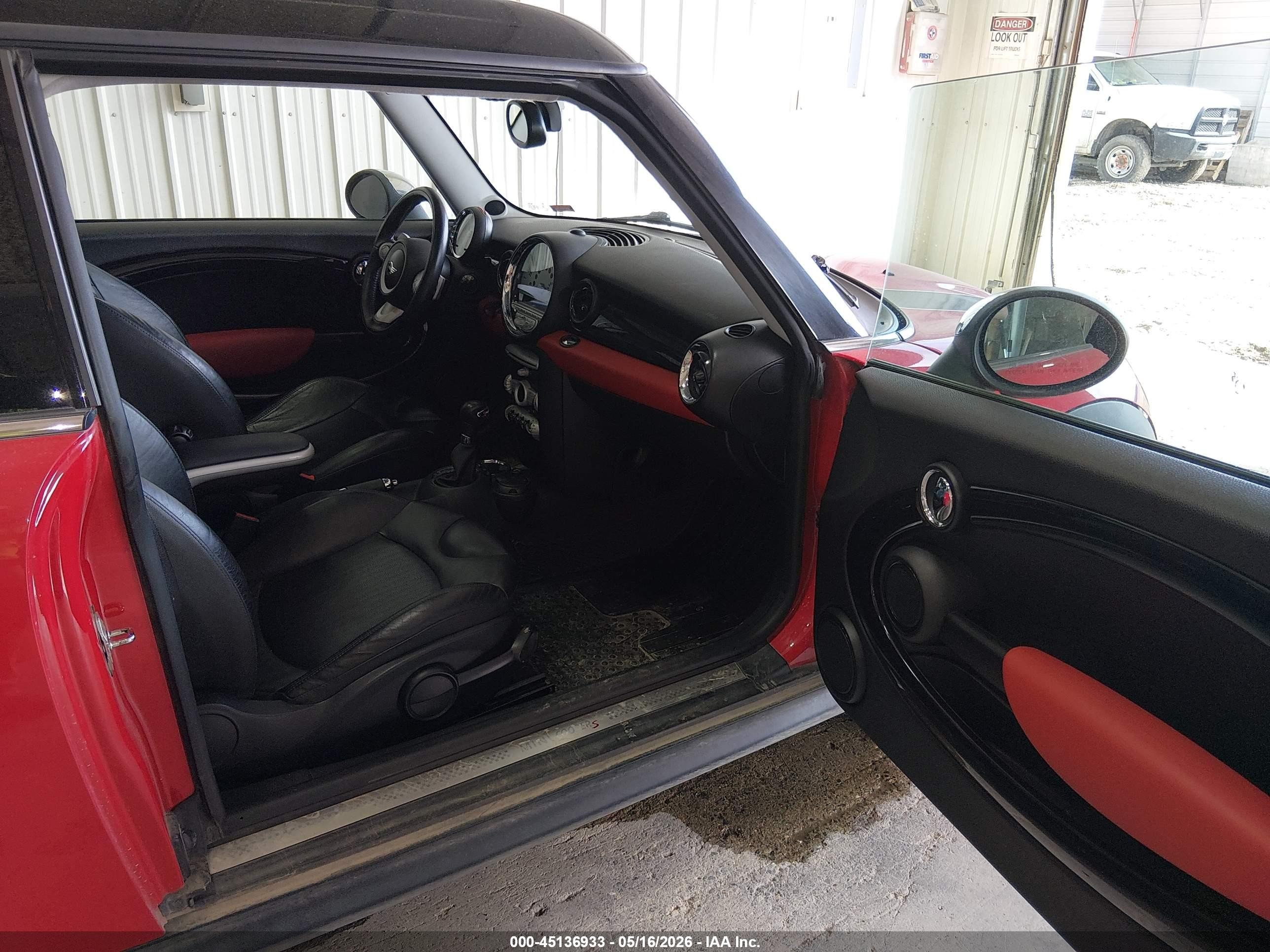 2009 Mini Cooper S Clubman   Red vin: WMWMM33519TP92523