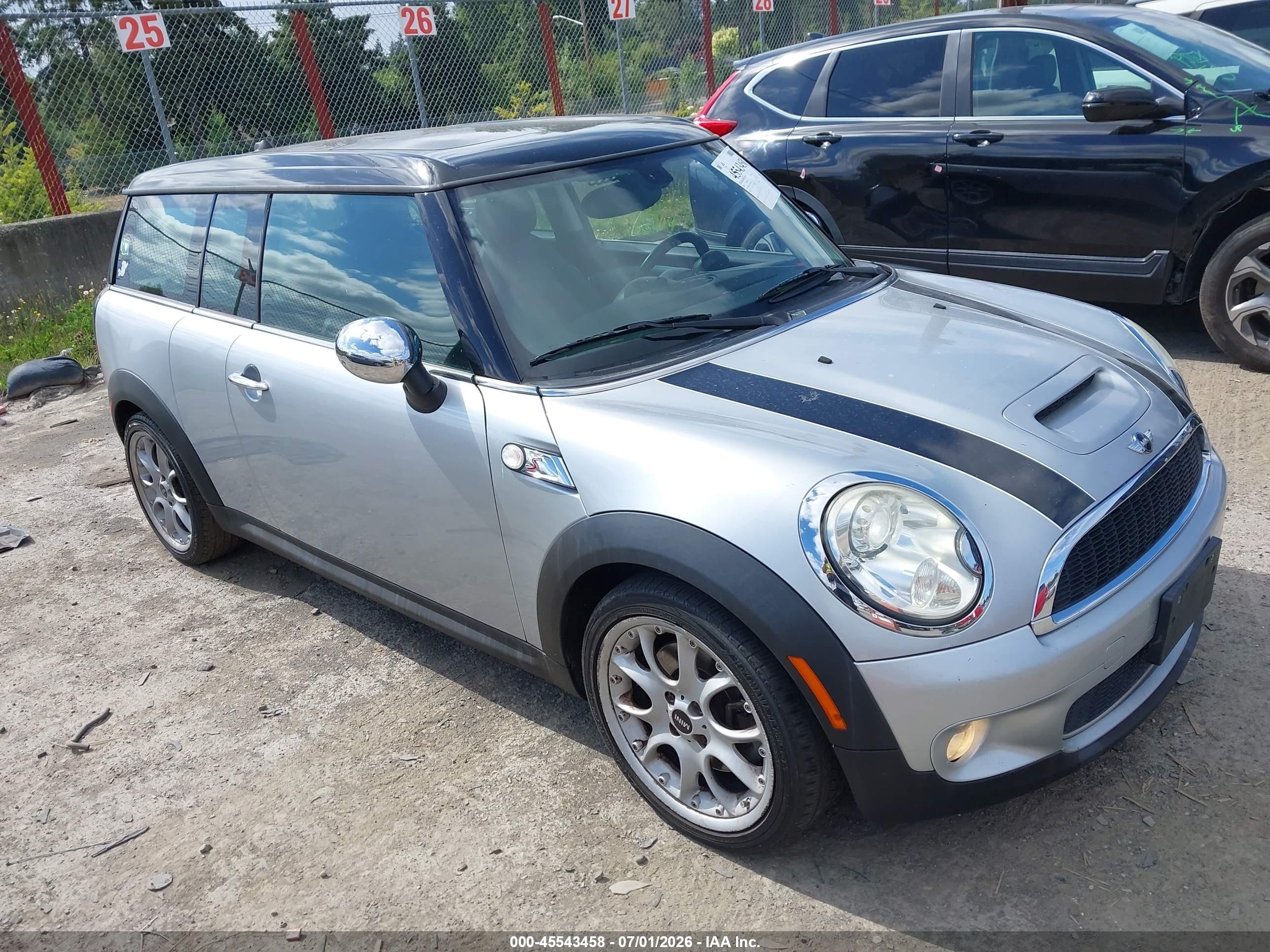 2009 Mini Cooper S Clubman   Silver vin: WMWMM33519TP92621