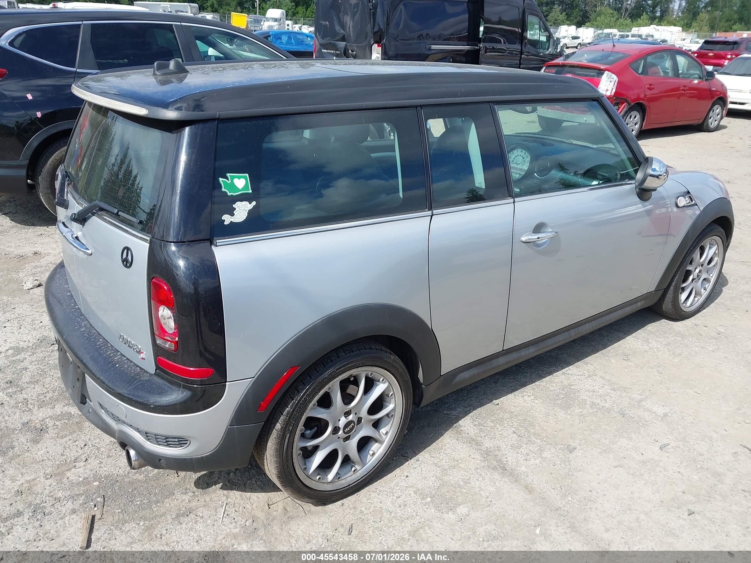 2009 Mini Cooper S Clubman   Silver vin: WMWMM33519TP92621