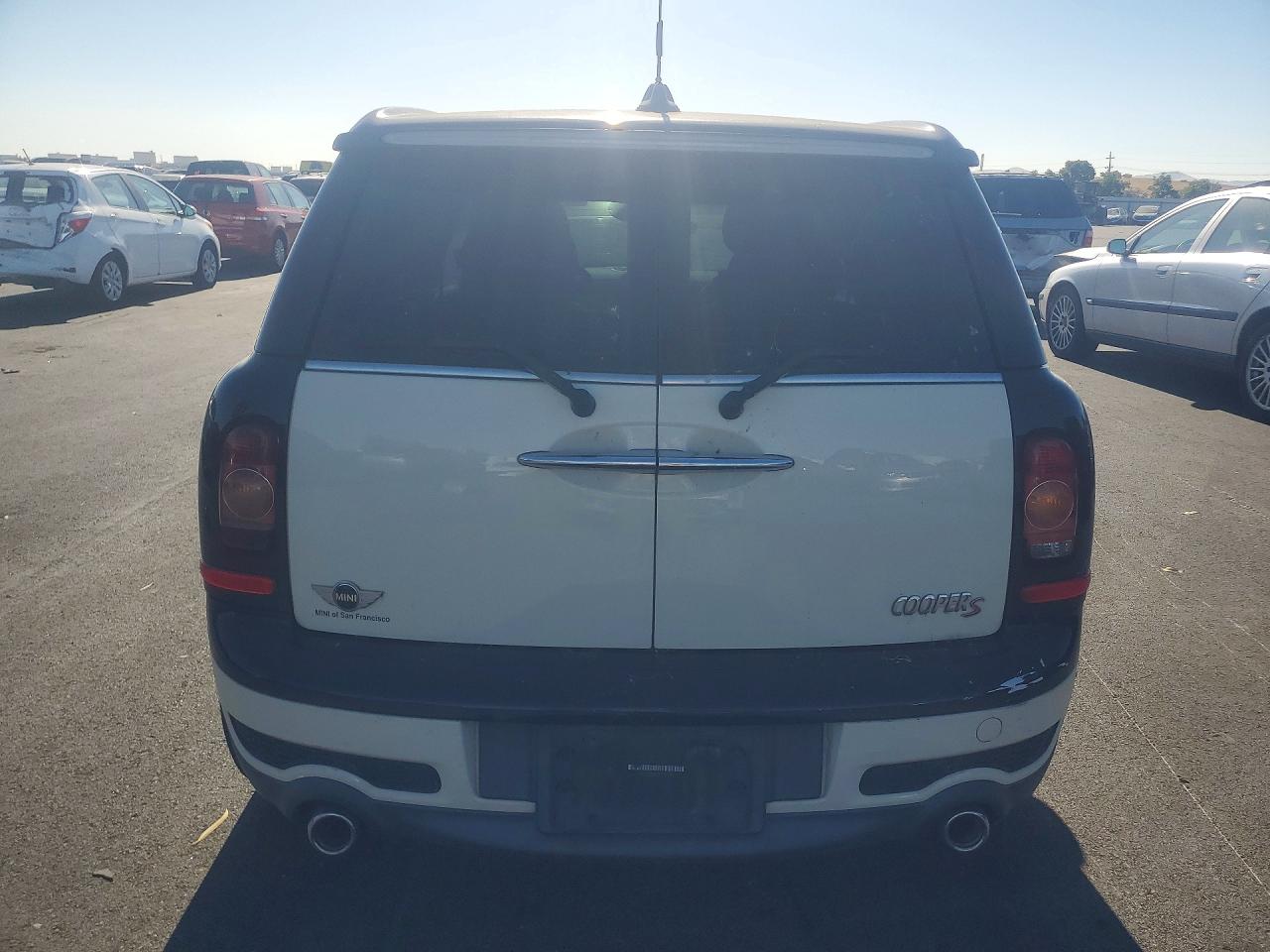 2009 Mini Cooper S Clubman White vin: WMWMM33529TP74712
