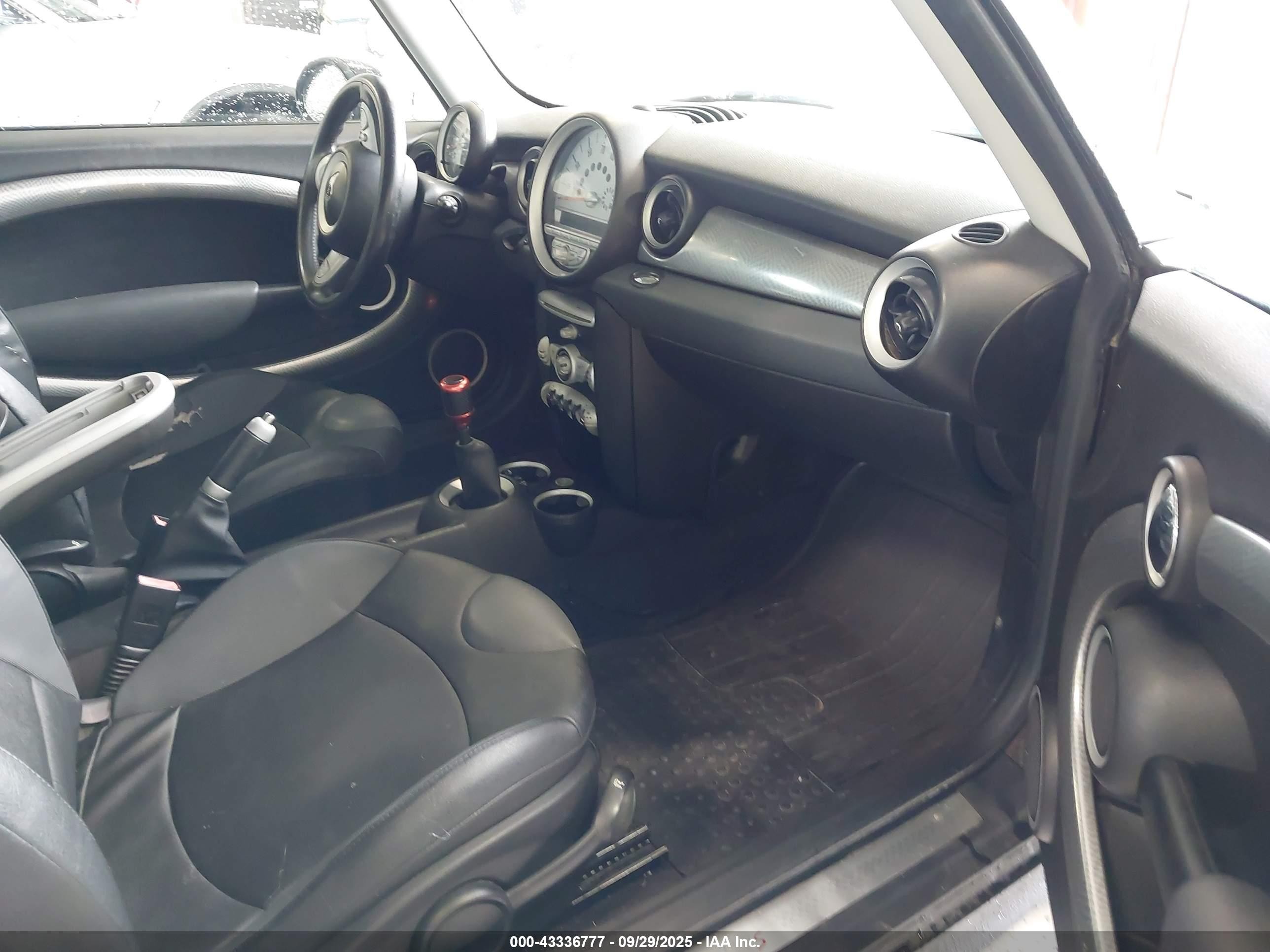 2008 Mini Cooper S Clubman   Dark Brown vin: WMWMM33538TP71235