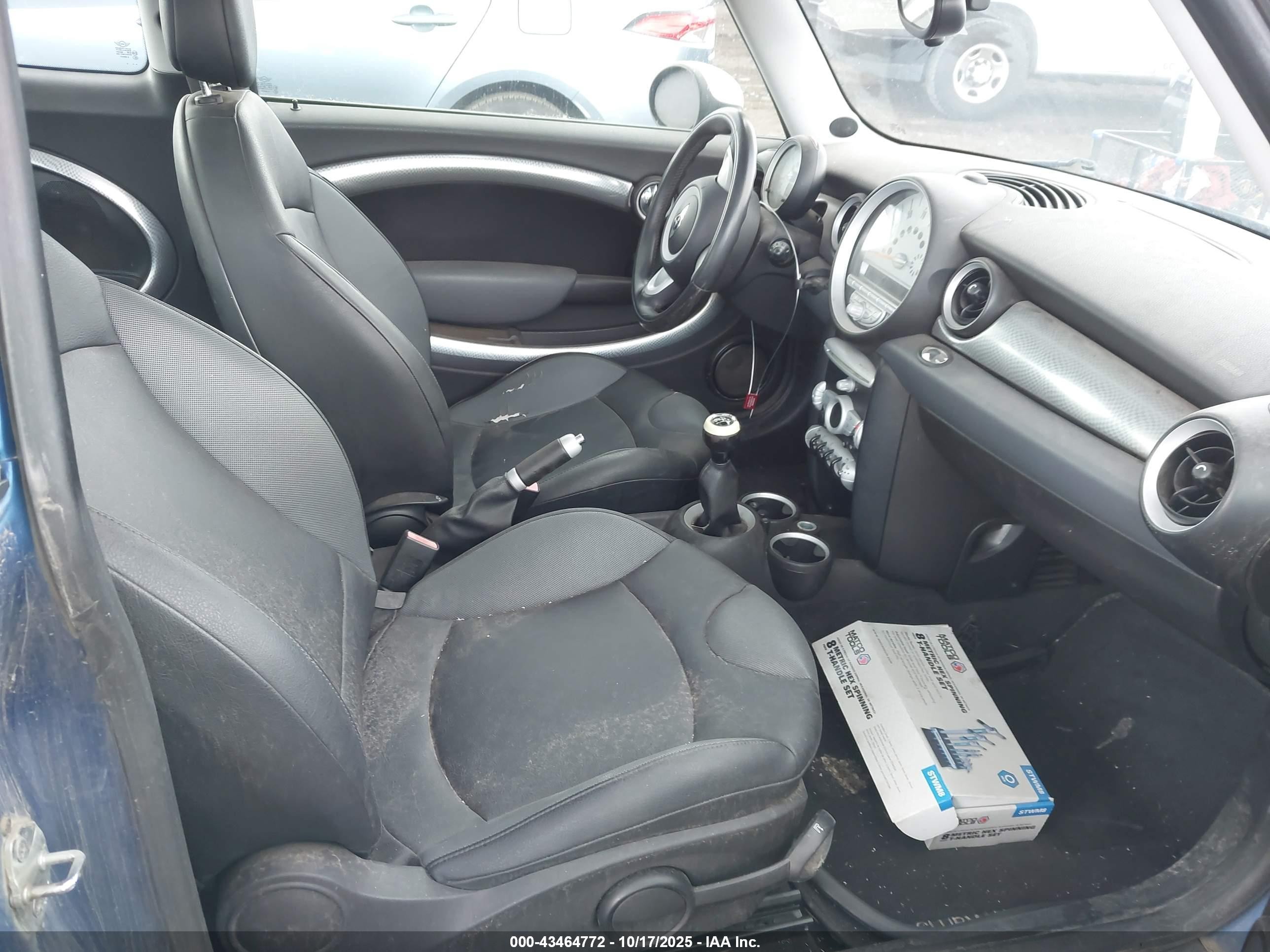 2008 Mini Cooper S Clubman   Blue vin: WMWMM33548TP70787