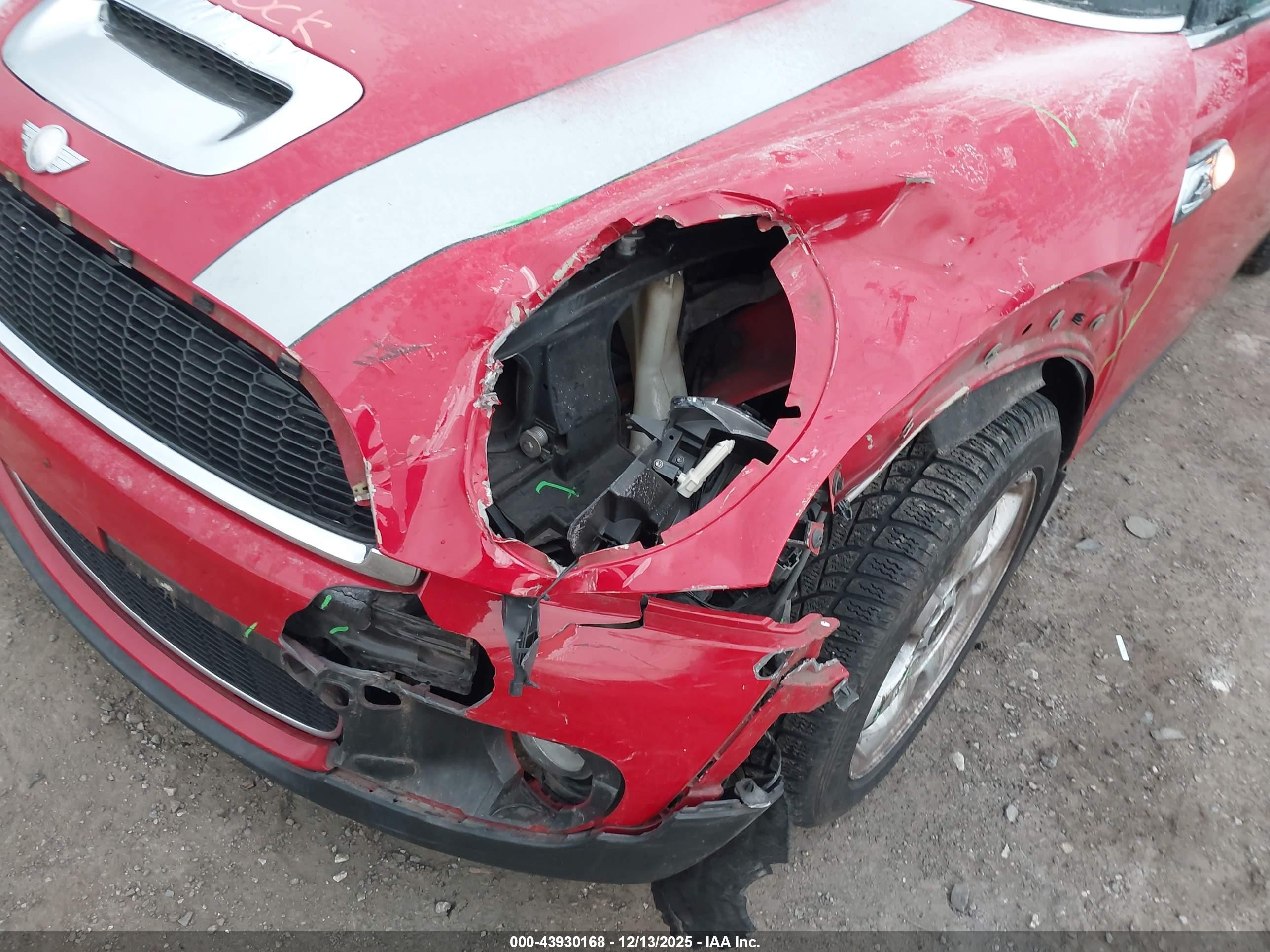 2008 Mini Cooper S Clubman   Red vin: WMWMM33588TP71277