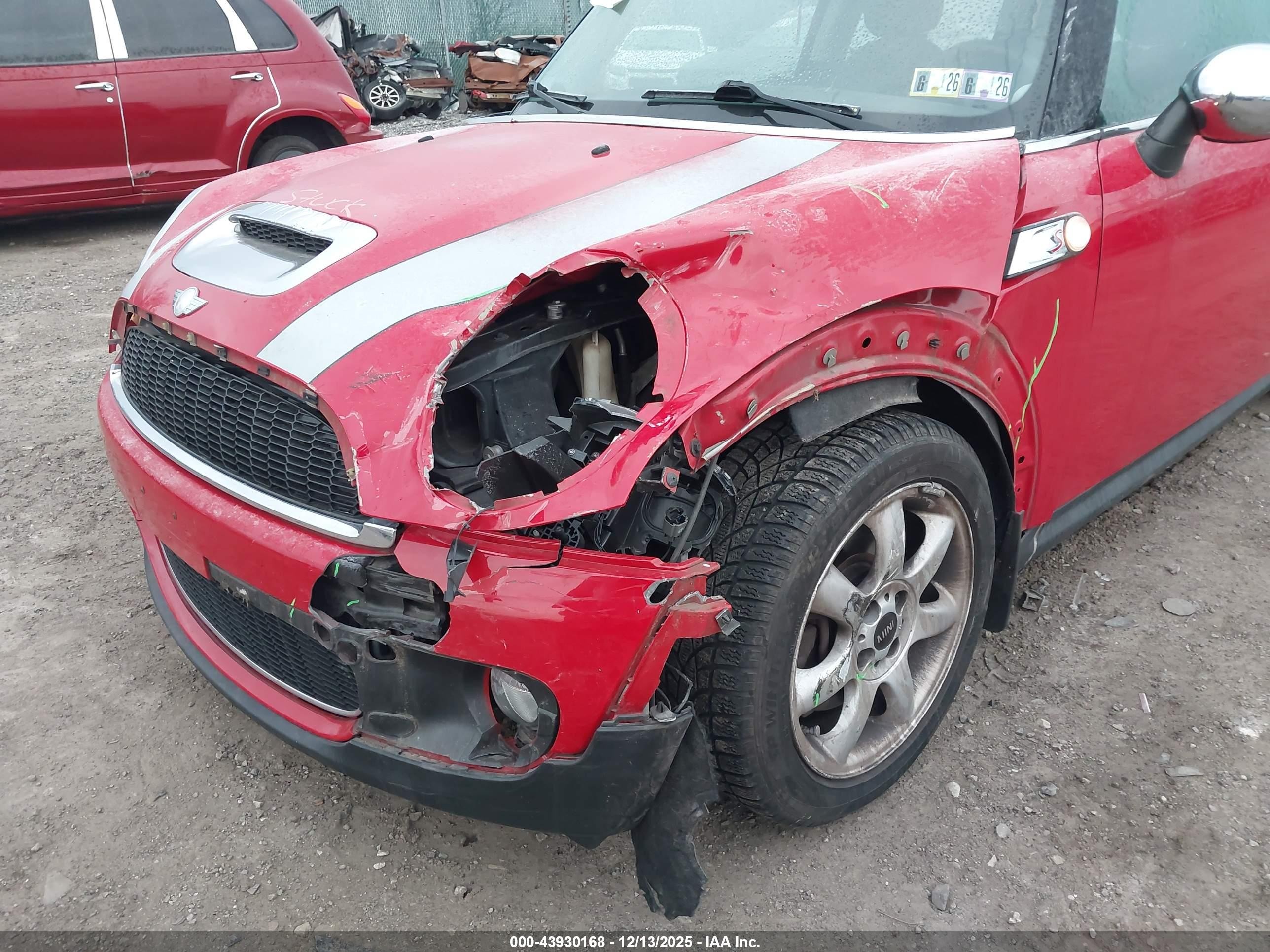 2008 Mini Cooper S Clubman   Red vin: WMWMM33588TP71277