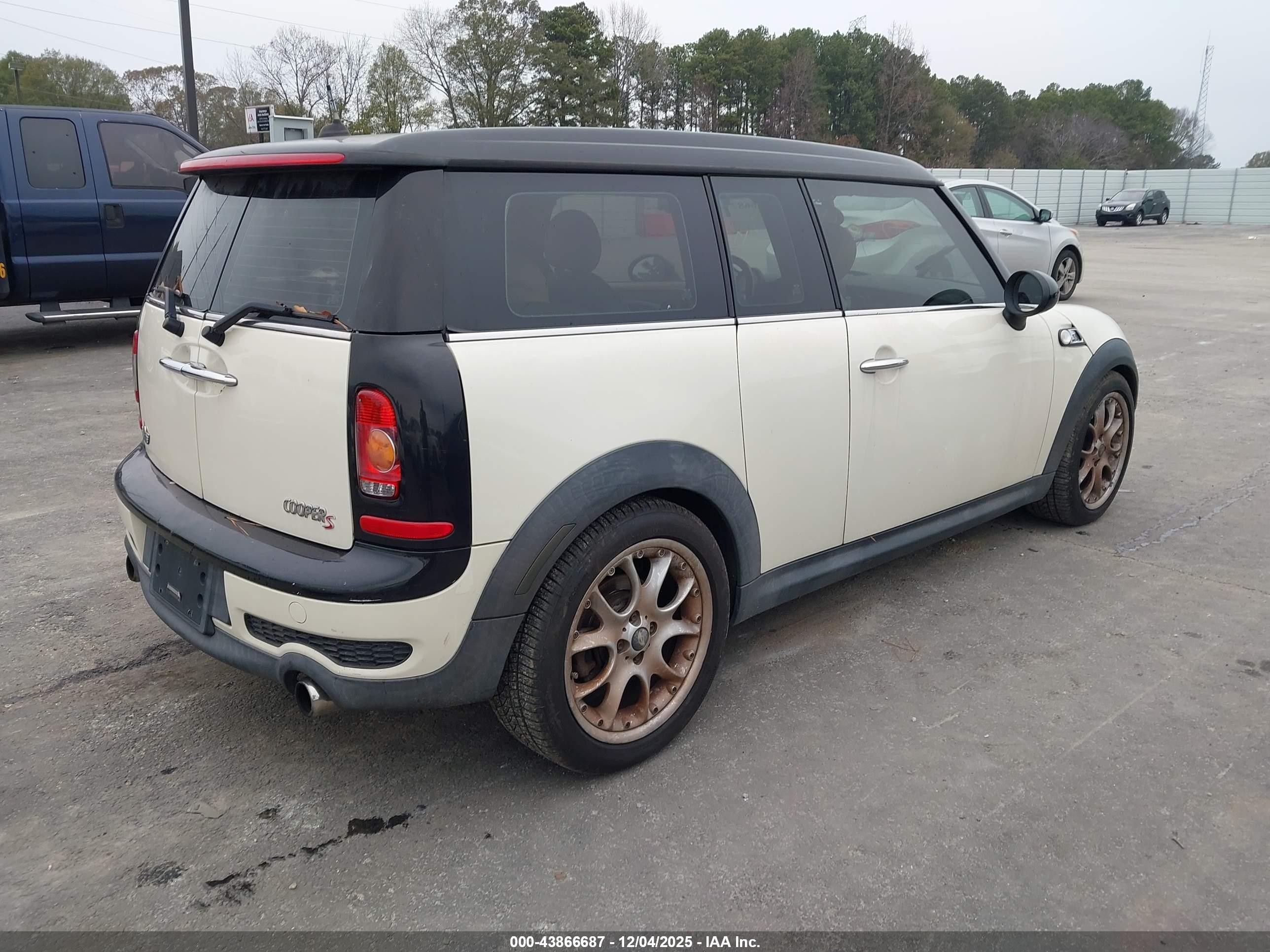 2008 Mini Cooper S Clubman   Beige vin: WMWMM33588TP87351