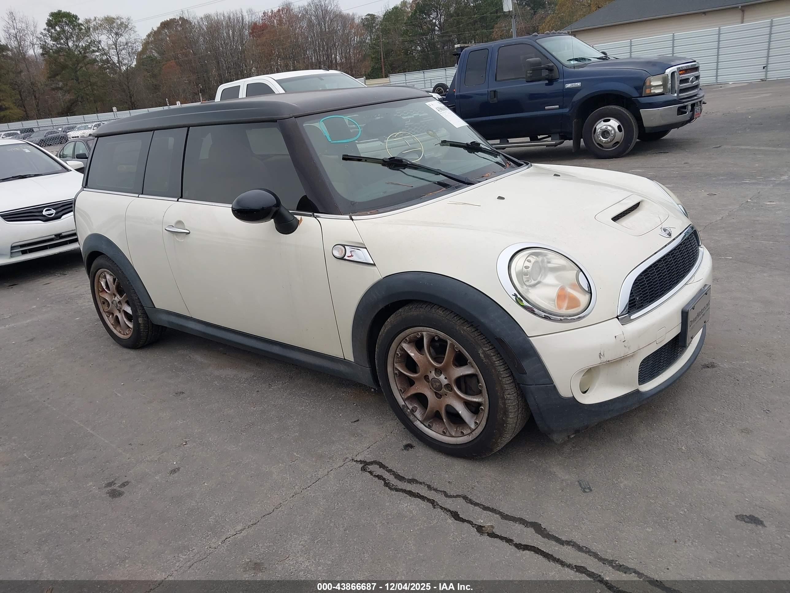 2008 Mini Cooper S Clubman   Бежевый vin: WMWMM33588TP87351