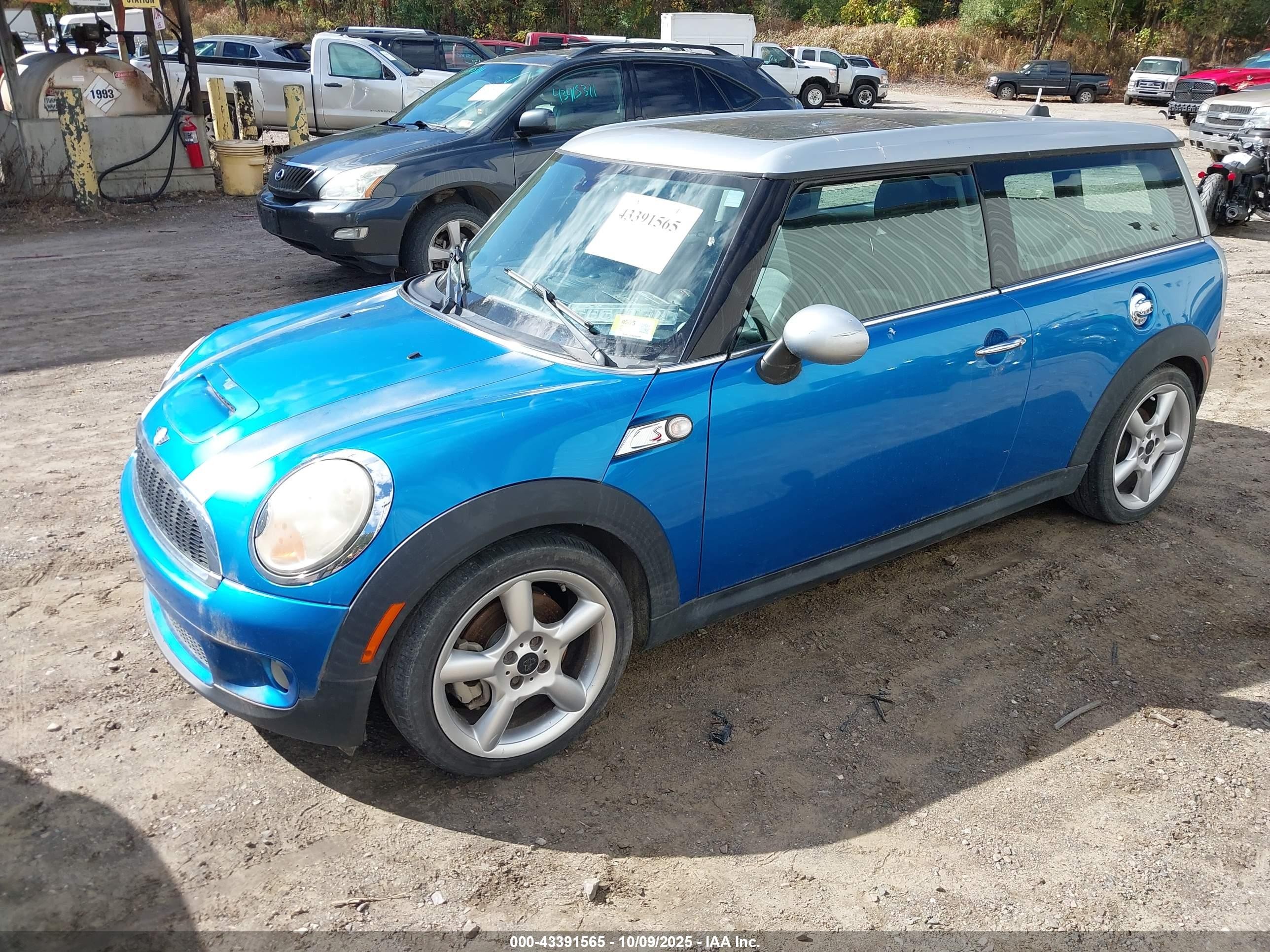 2008 Mini Cooper S Clubman   Blue vin: WMWMM33598TP70932