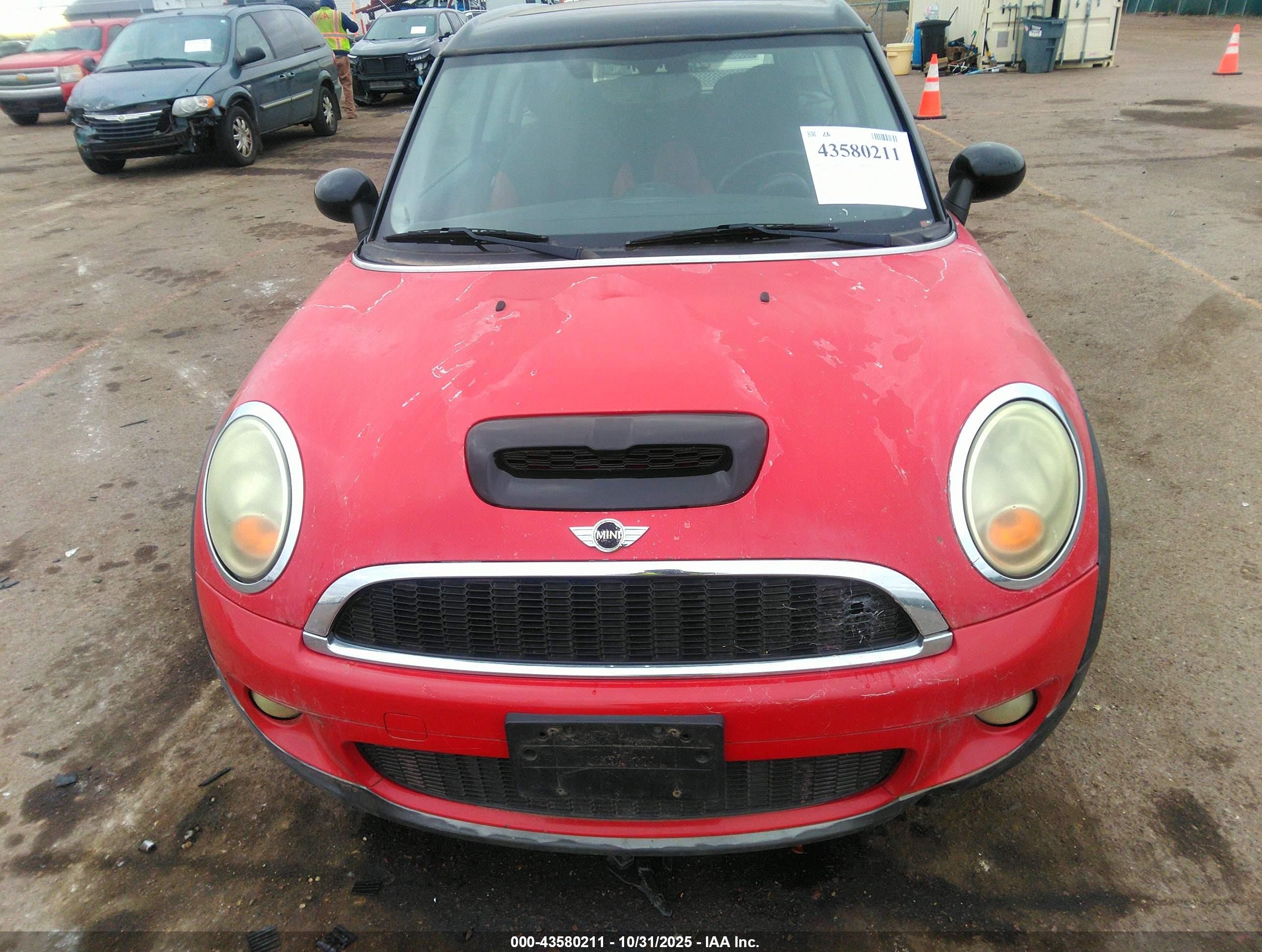 2008 Mini Cooper S Clubman   Red vin: WMWMM33598TP71255