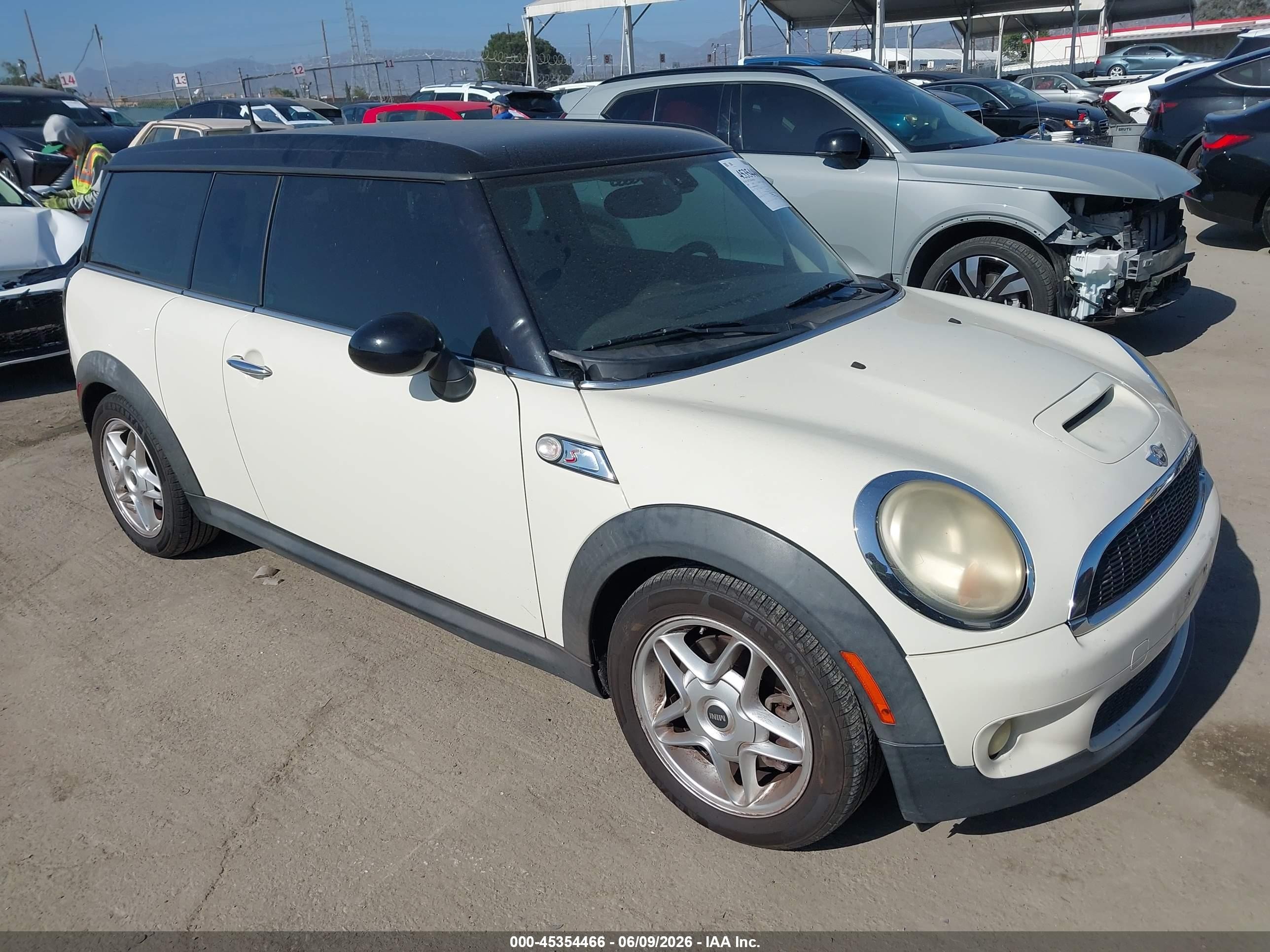 2009 Mini Cooper S Clubman   White vin: WMWMM33599TP90101