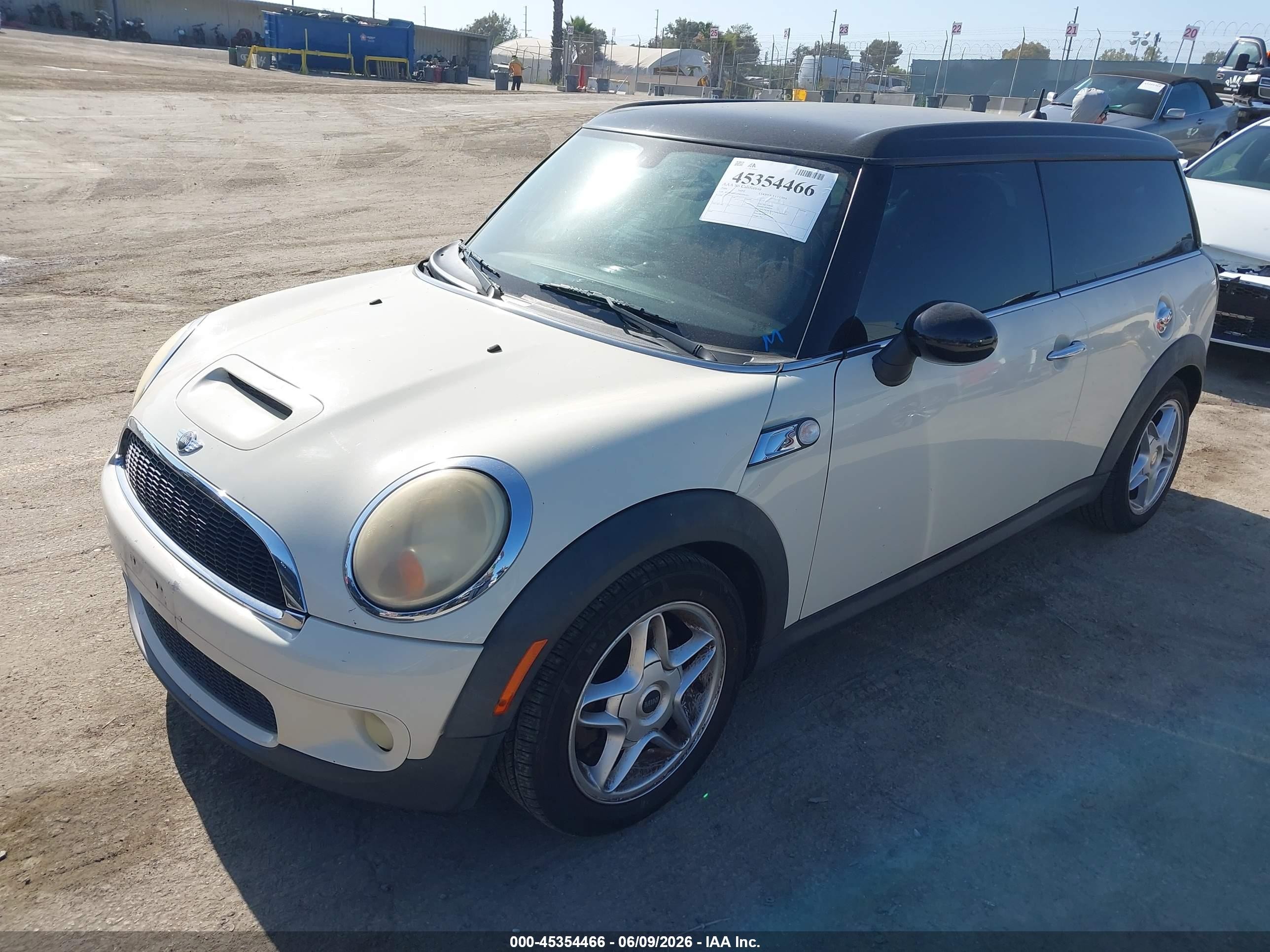 2009 Mini Cooper S Clubman   White vin: WMWMM33599TP90101