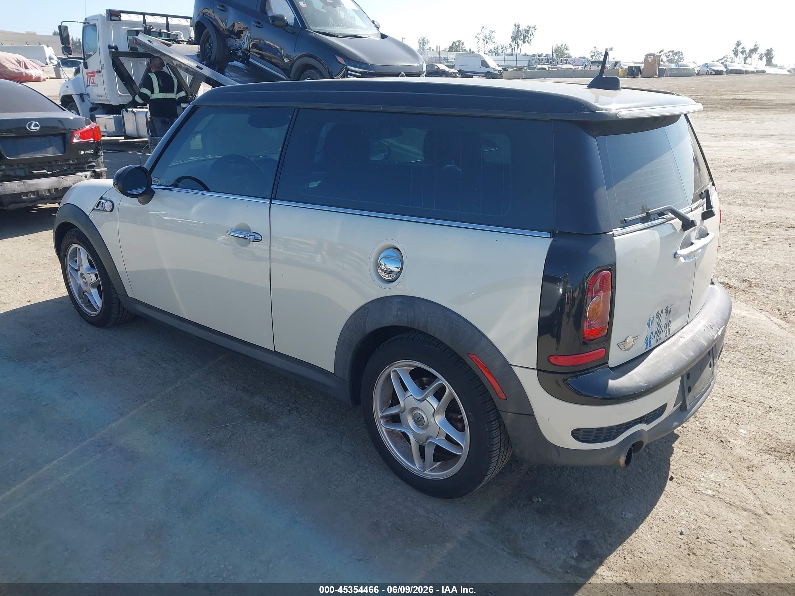 2009 Mini Cooper S Clubman   White vin: WMWMM33599TP90101