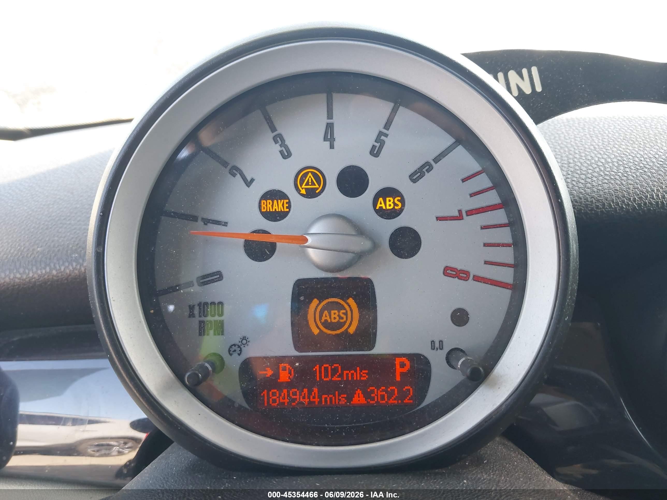 2009 Mini Cooper S Clubman   White vin: WMWMM33599TP90101