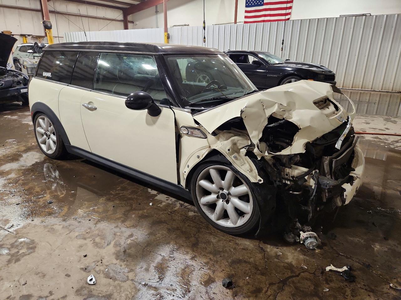 2009 Mini Cooper S Clubman White vin: WMWMM33599TP93578