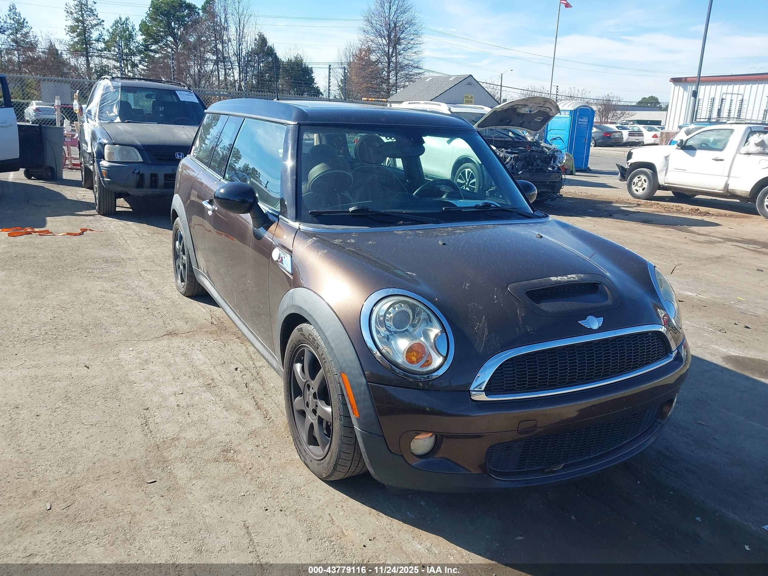 2008 Mini Cooper S Clubman   Коричневый vin: WMWMM335X8TP87786