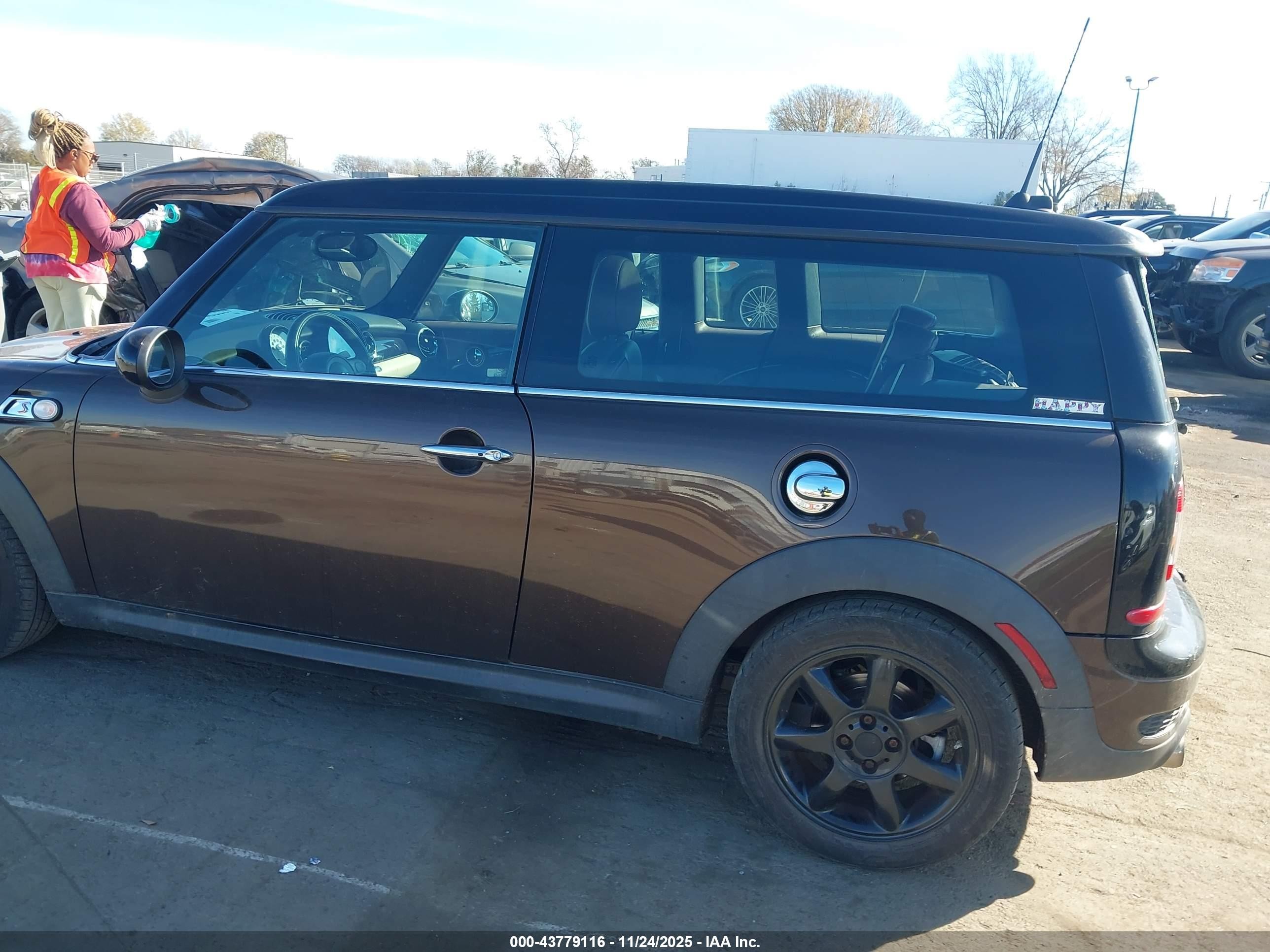 2008 Mini Cooper S Clubman   Brown vin: WMWMM335X8TP87786