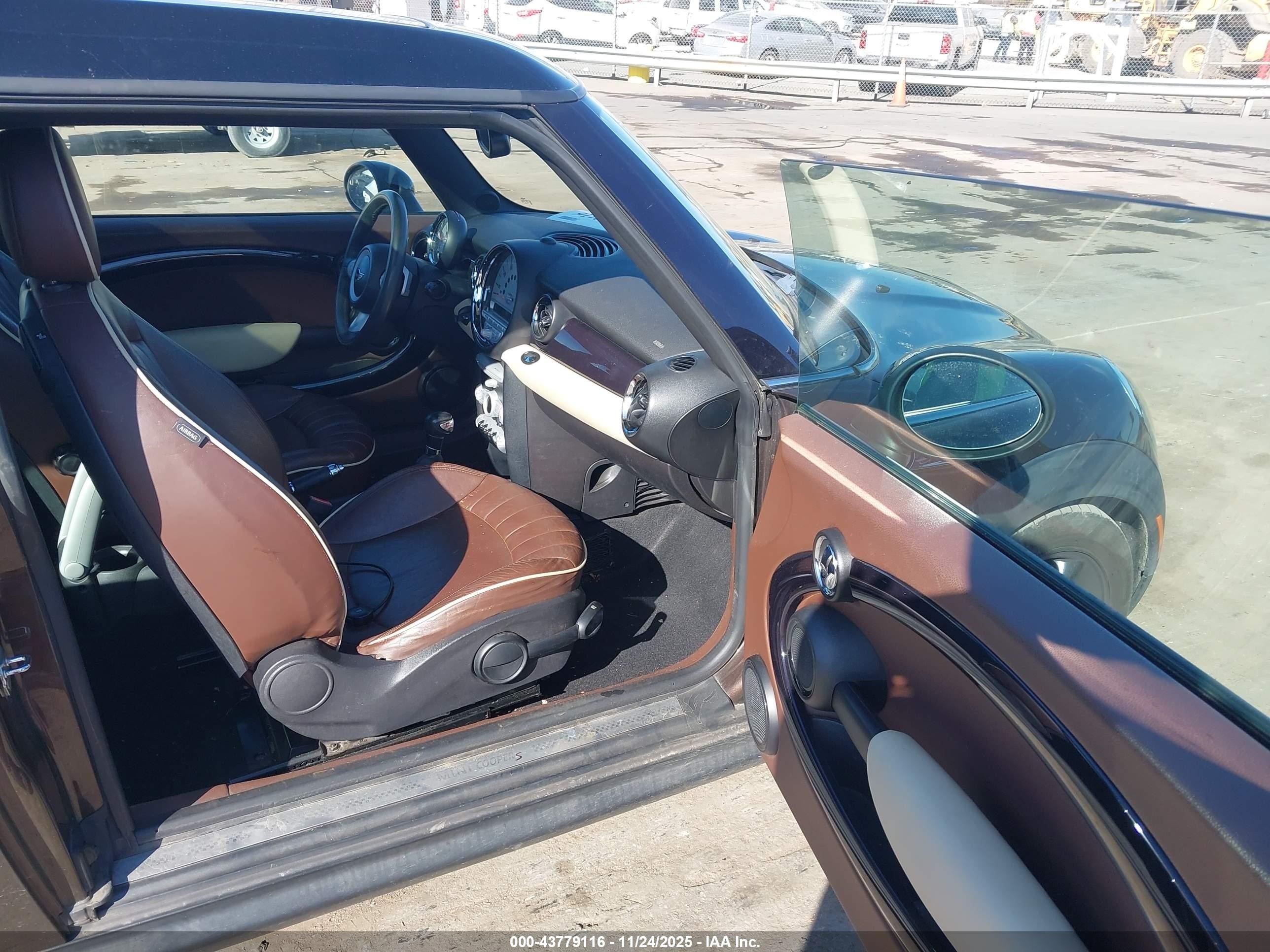 2008 Mini Cooper S Clubman   Brown vin: WMWMM335X8TP87786
