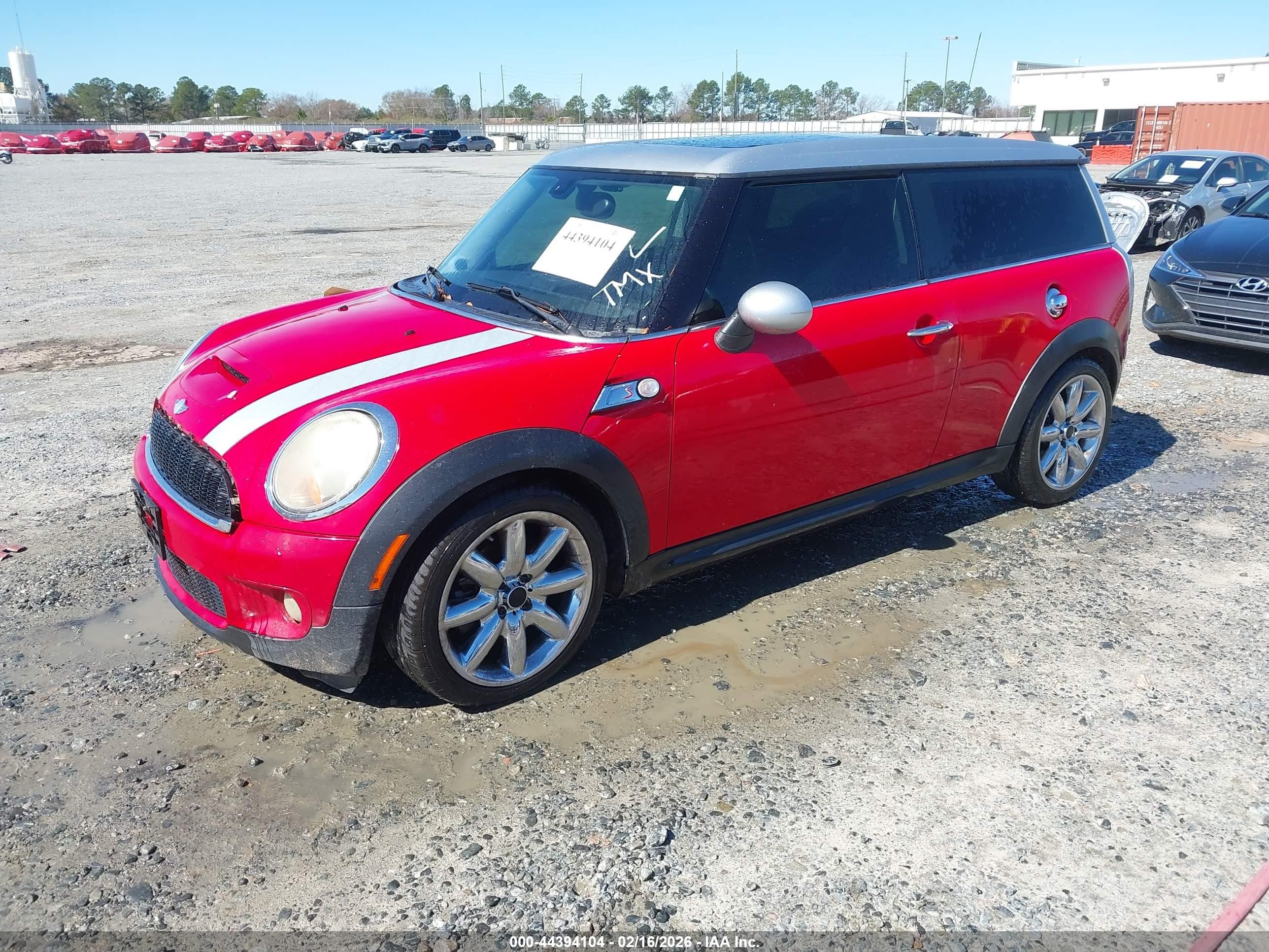 2008 Mini Cooper S Clubman   Red vin: WMWMM335X8TP87965