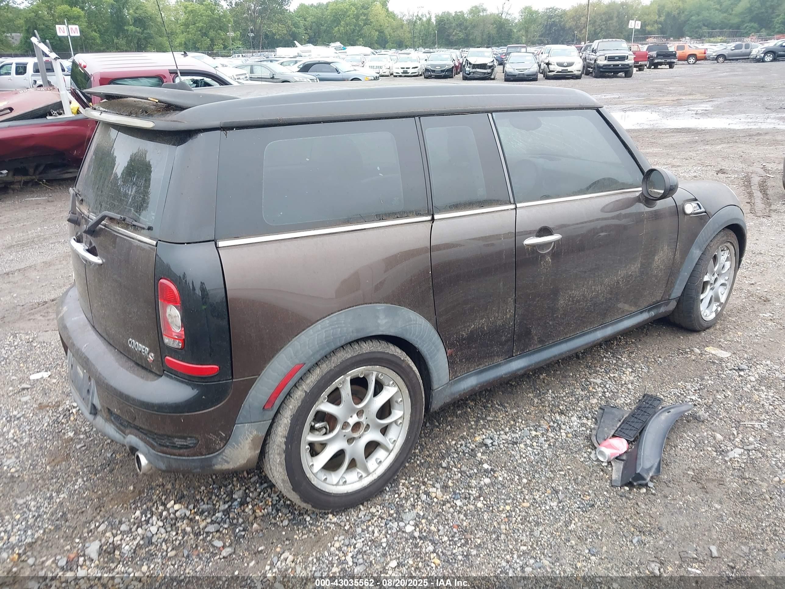 2010 Mini Cooper S Clubman   Коричневый vin: WMWMM3C50ATP94672