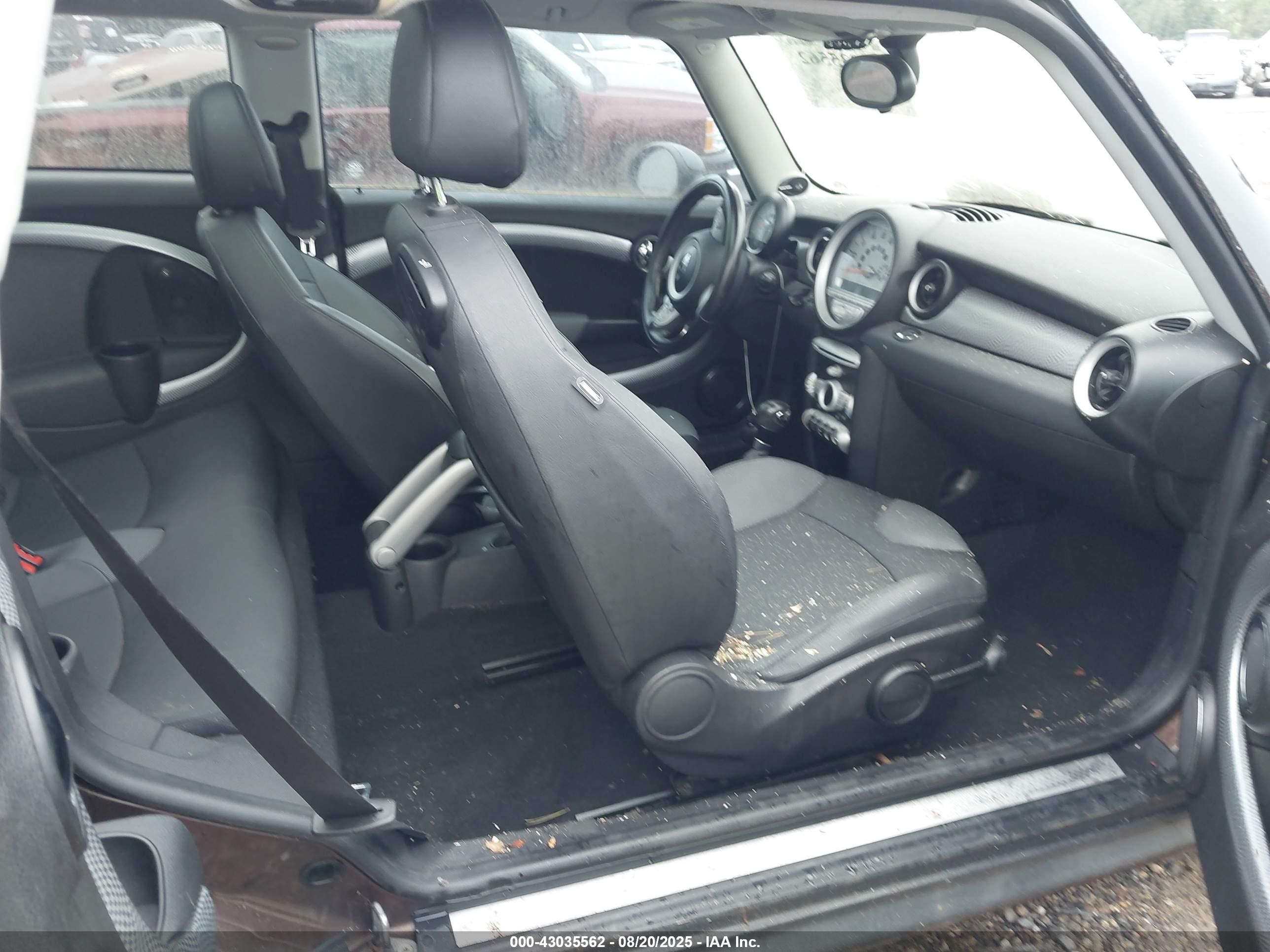 2010 Mini Cooper S Clubman   Коричневый vin: WMWMM3C50ATP94672