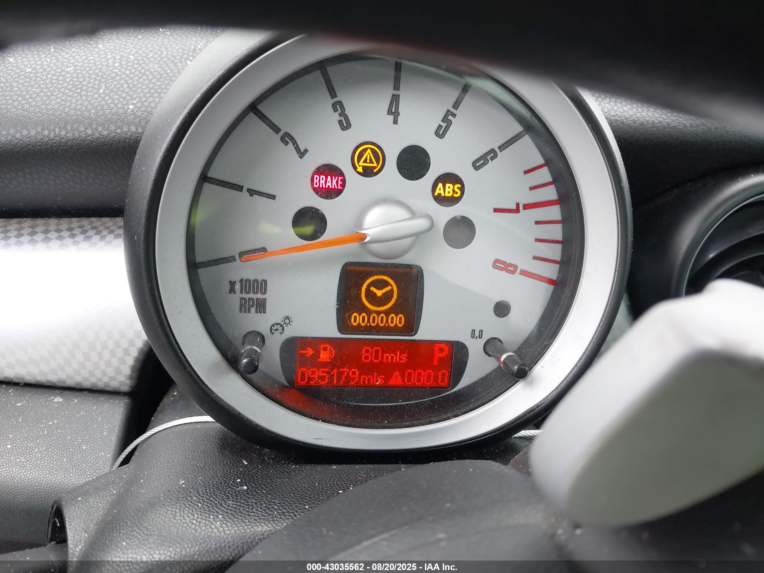 2010 Mini Cooper S Clubman   Коричневый vin: WMWMM3C50ATP94672